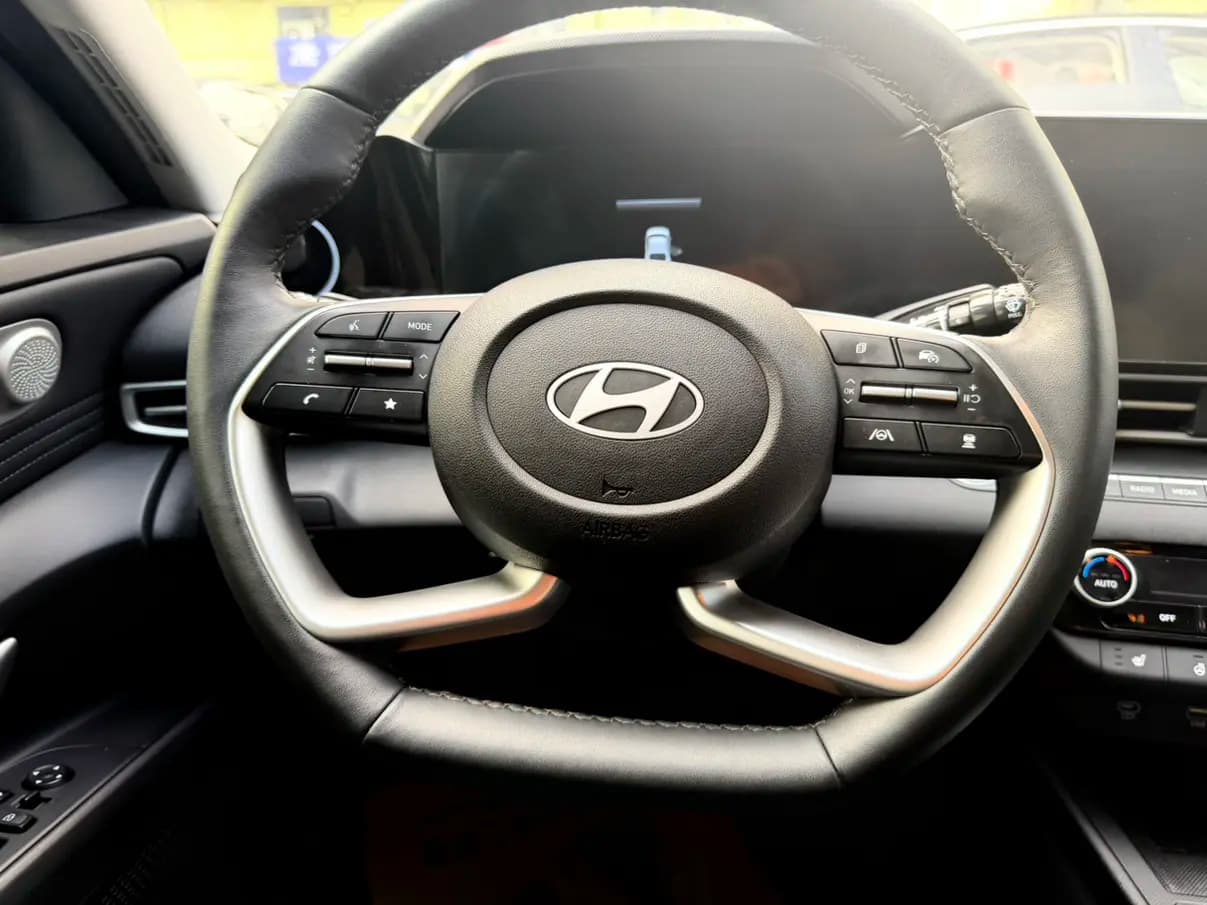Hyundai Elantra 2023 г. 18067 км. — фото 14
