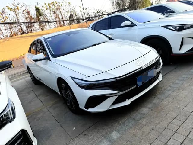 Hyundai Elantra 2023 г. 18067 км. — фото 3