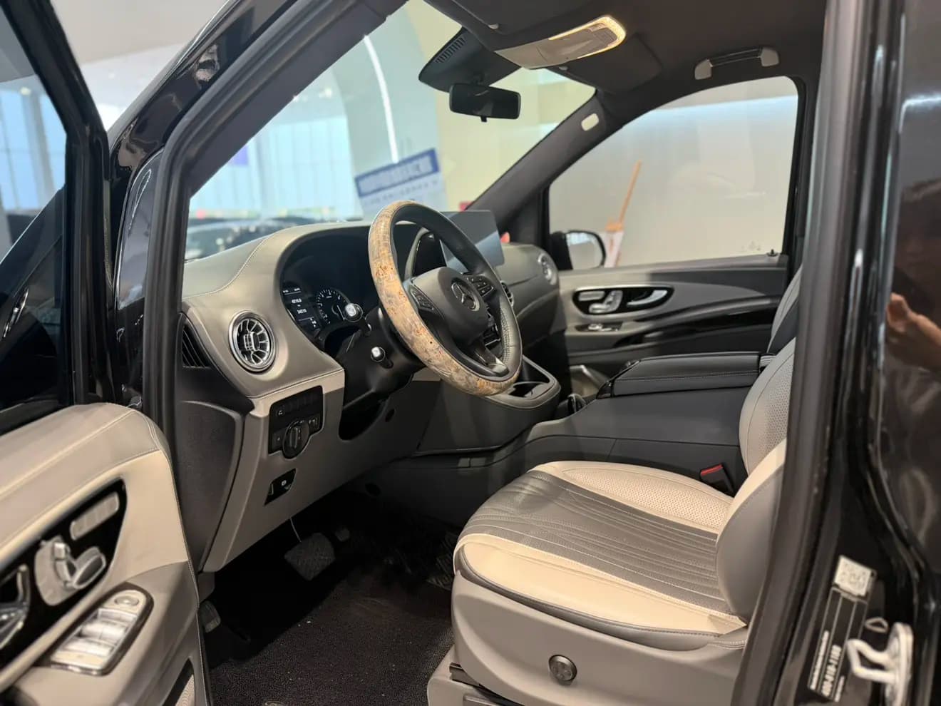 Mercedes-Benz Vito 2023 г. 23052 км. — фото 11