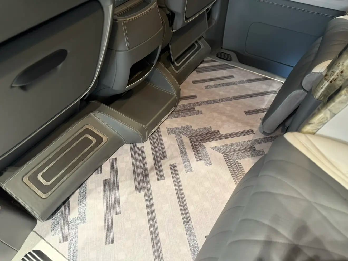 Mercedes-Benz Vito 2023 г. 23052 км. — фото 12