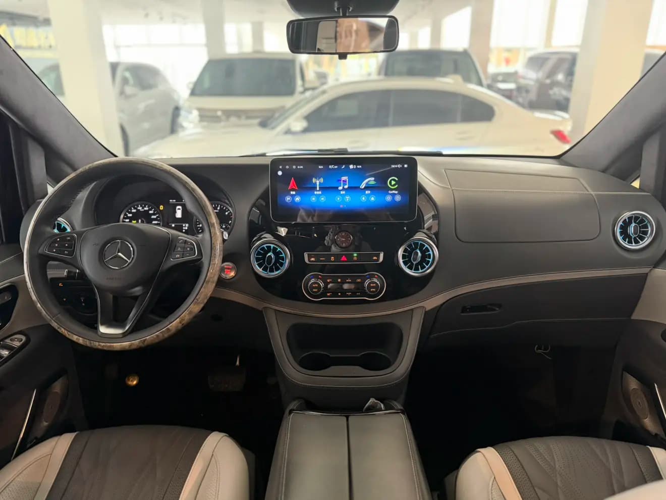 Mercedes-Benz Vito 2023 г. 23052 км. — фото 9