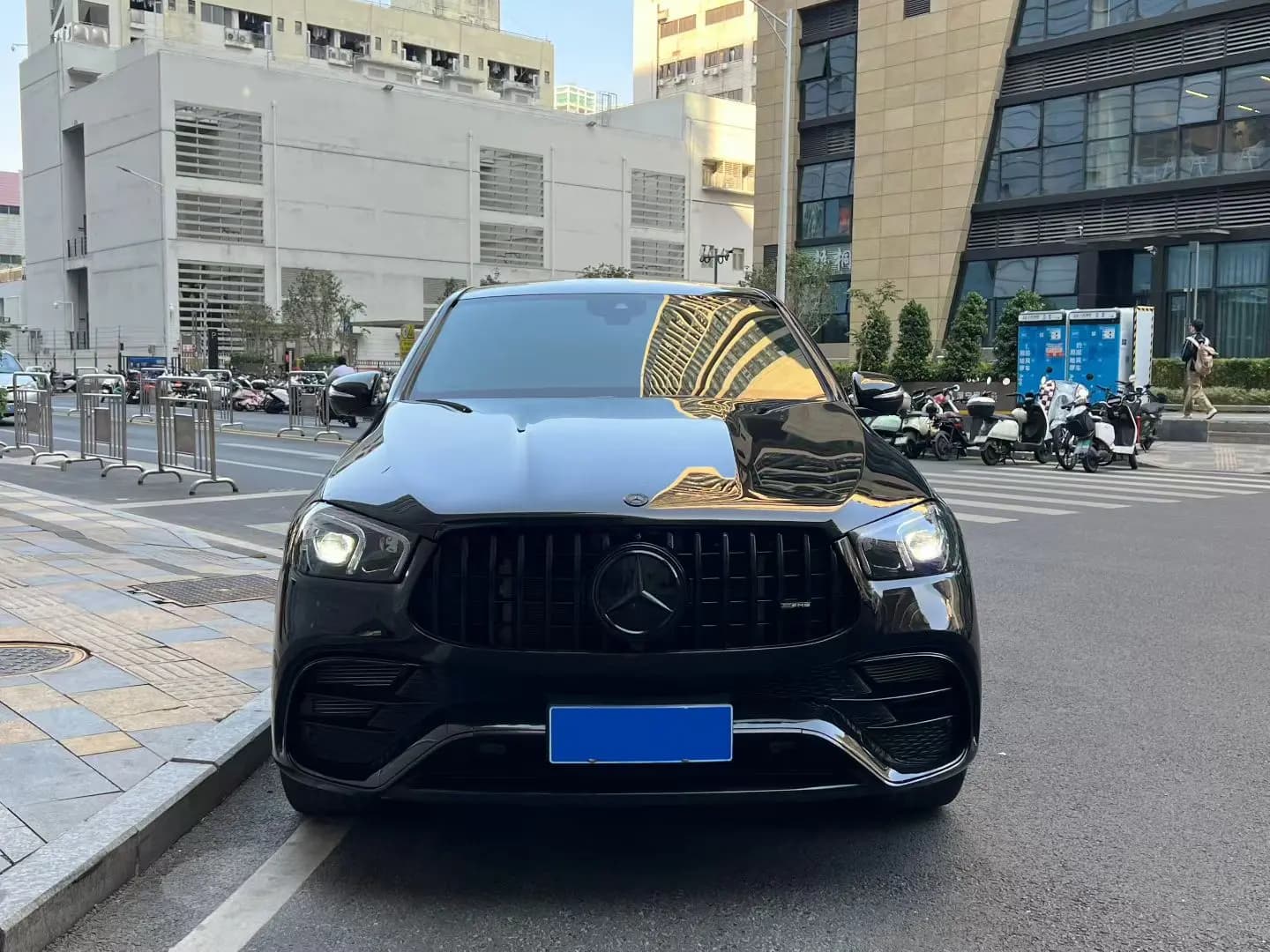 Mercedes-Benz GLE Coupe AMG 2023 г. 19039 км. — фото 2
