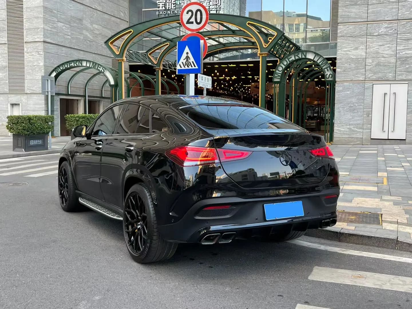 Mercedes-Benz GLE Coupe AMG 2023 г. 19039 км. — фото 4