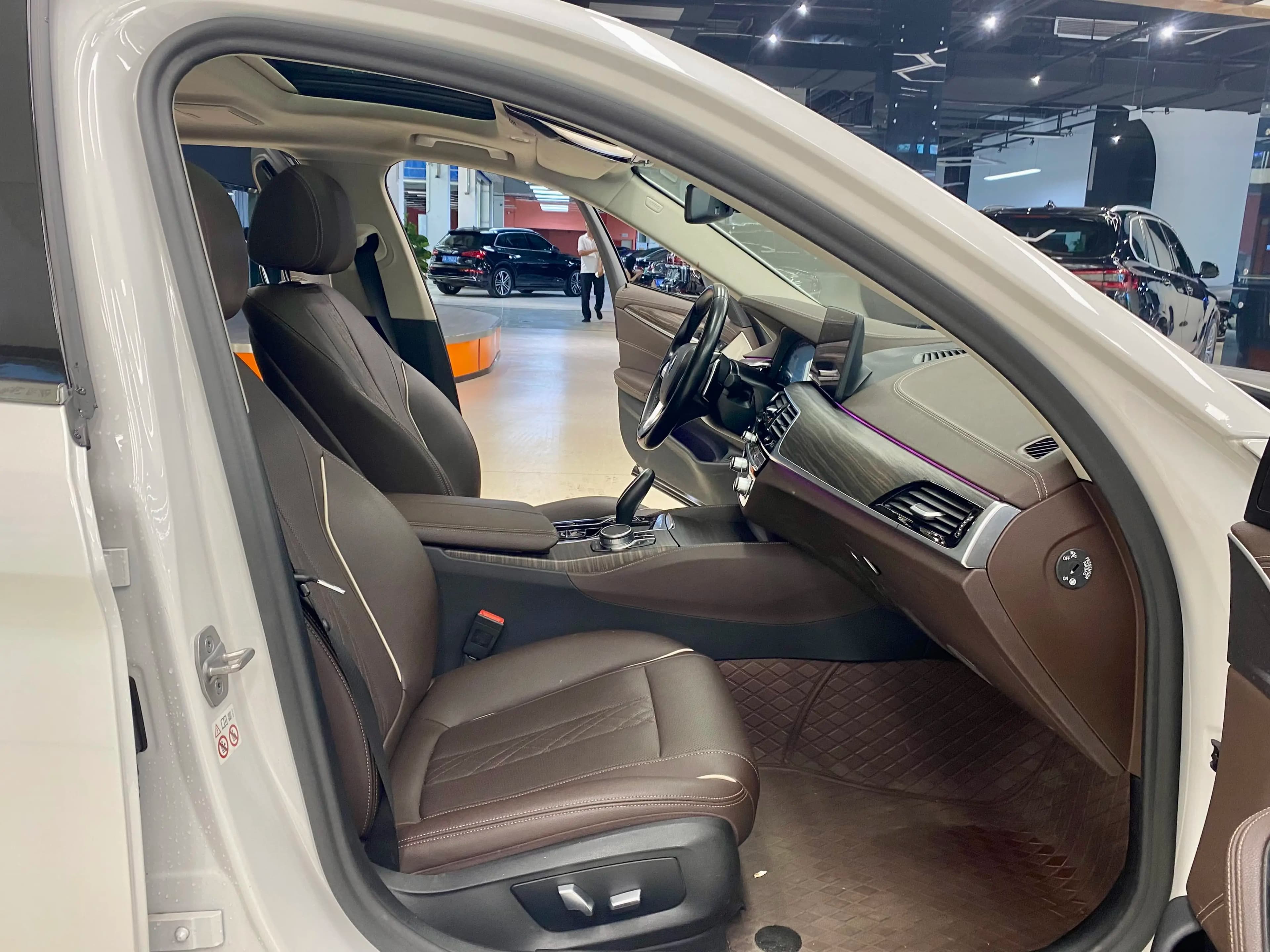 BMW 5 Series 2021 г. 77400 км. — фото 18