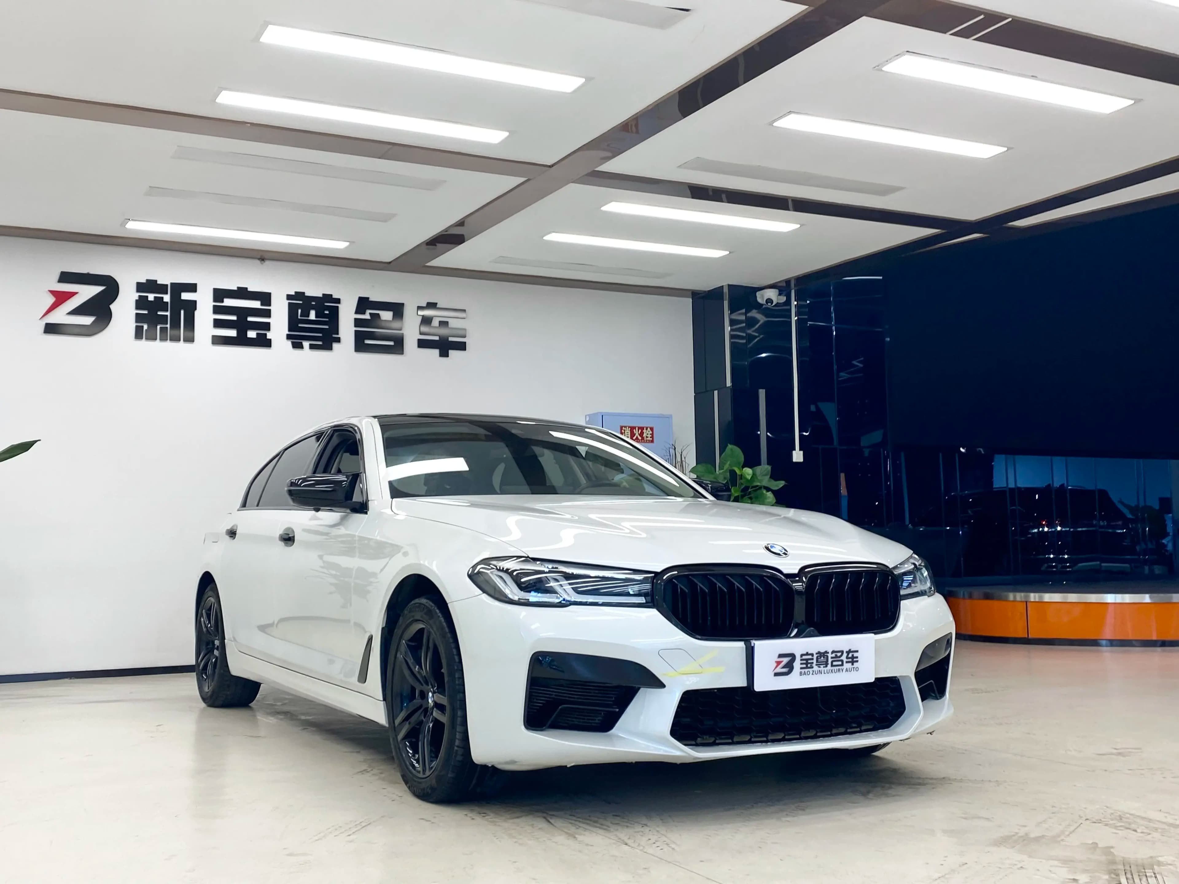 BMW 5 Series 2021 г. 77400 км. — фото 3