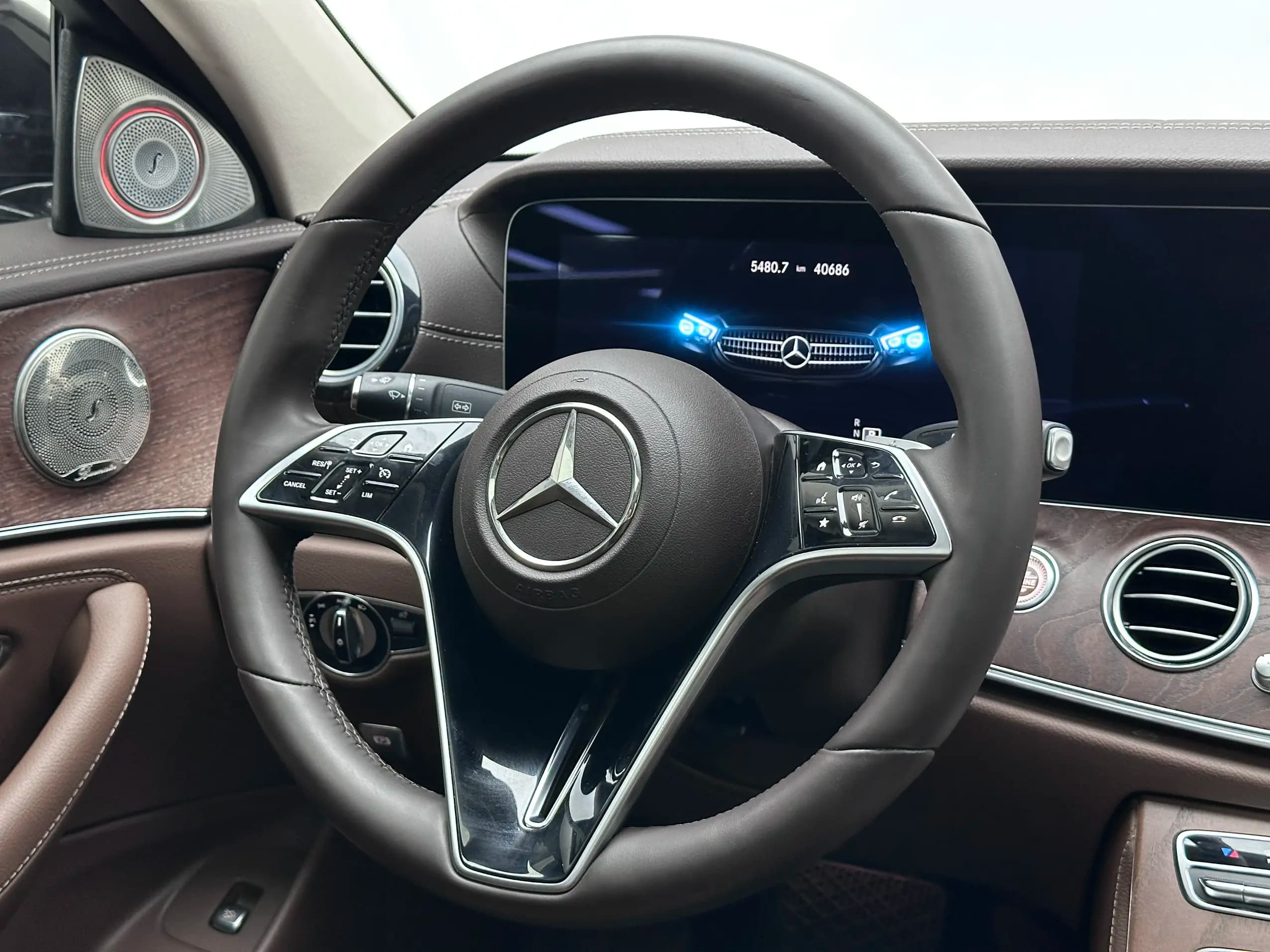 Mercedes-Benz E-Class 2022 г. 40781 км. — фото 16