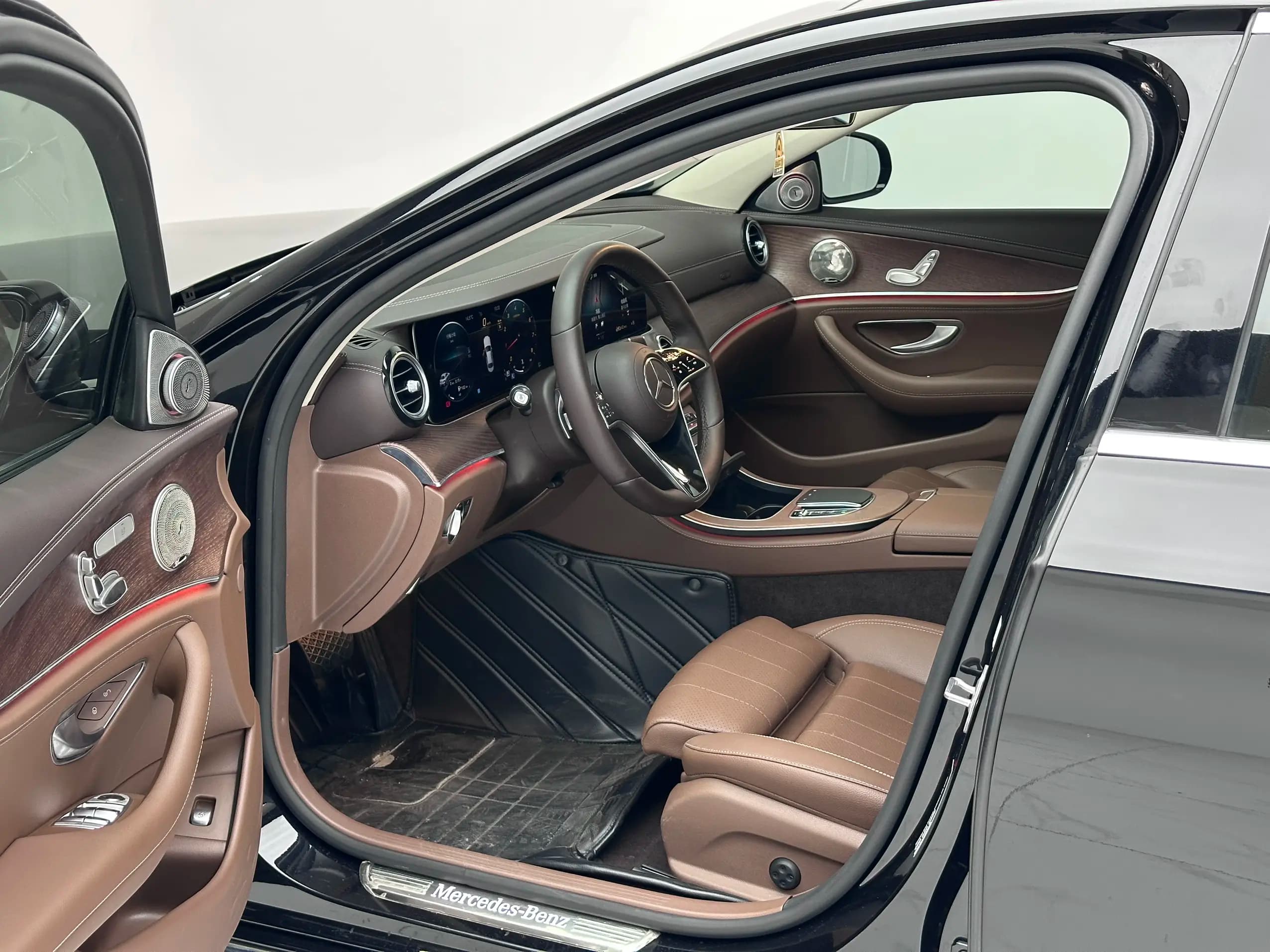 Mercedes-Benz E-Class 2022 г. 40781 км. — фото 17