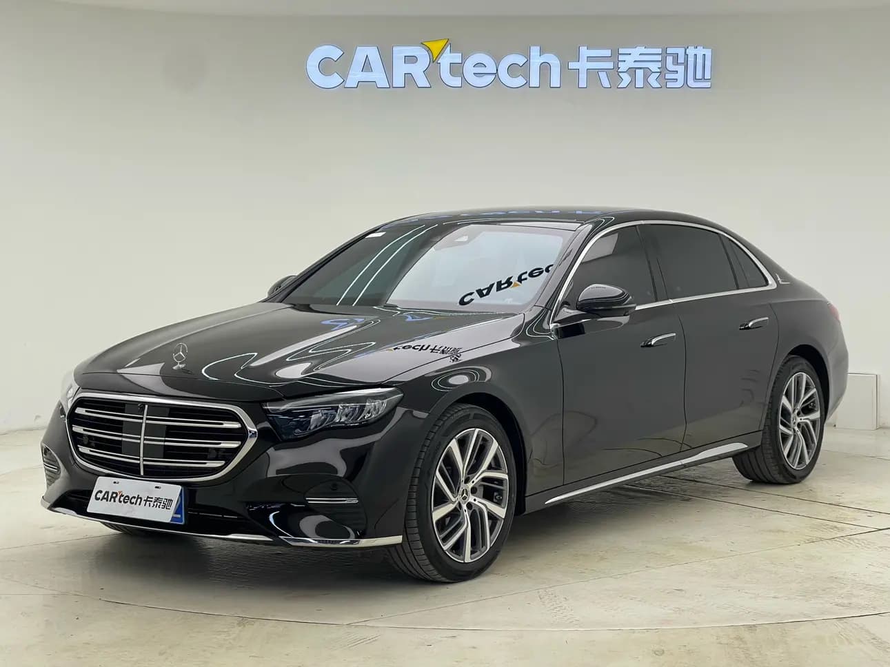 Mercedes-Benz E-Class 2025 г. 11131 км.