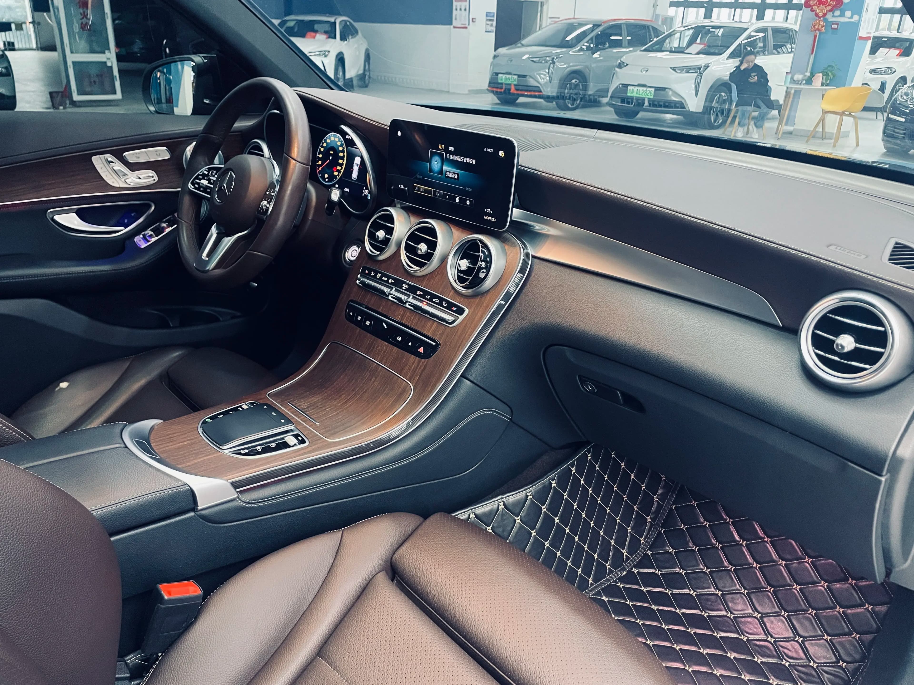Mercedes-Benz GLC 2021 г. 90000 км. — фото 13