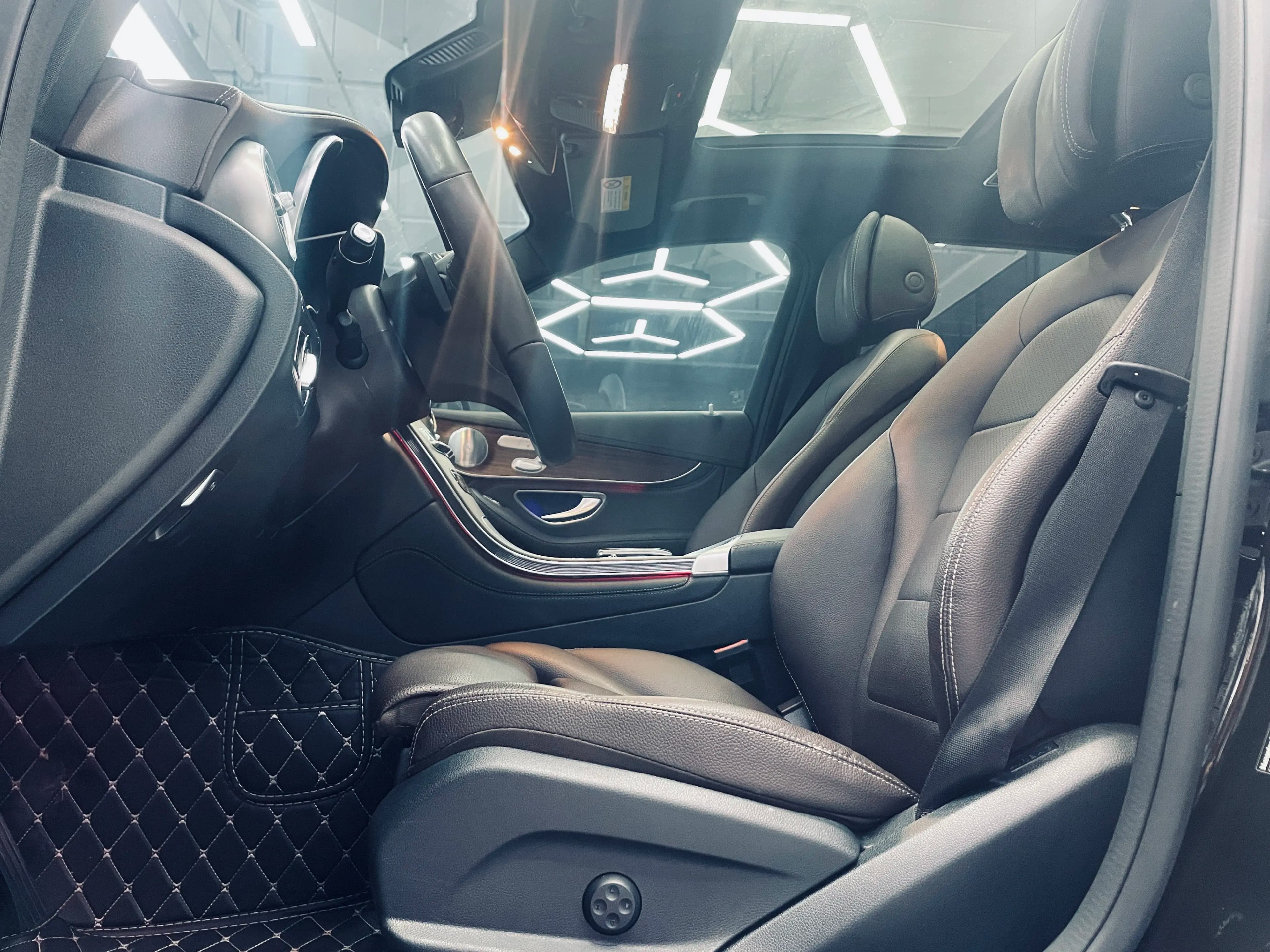Mercedes-Benz GLC 2021 г. 90000 км. — фото 18