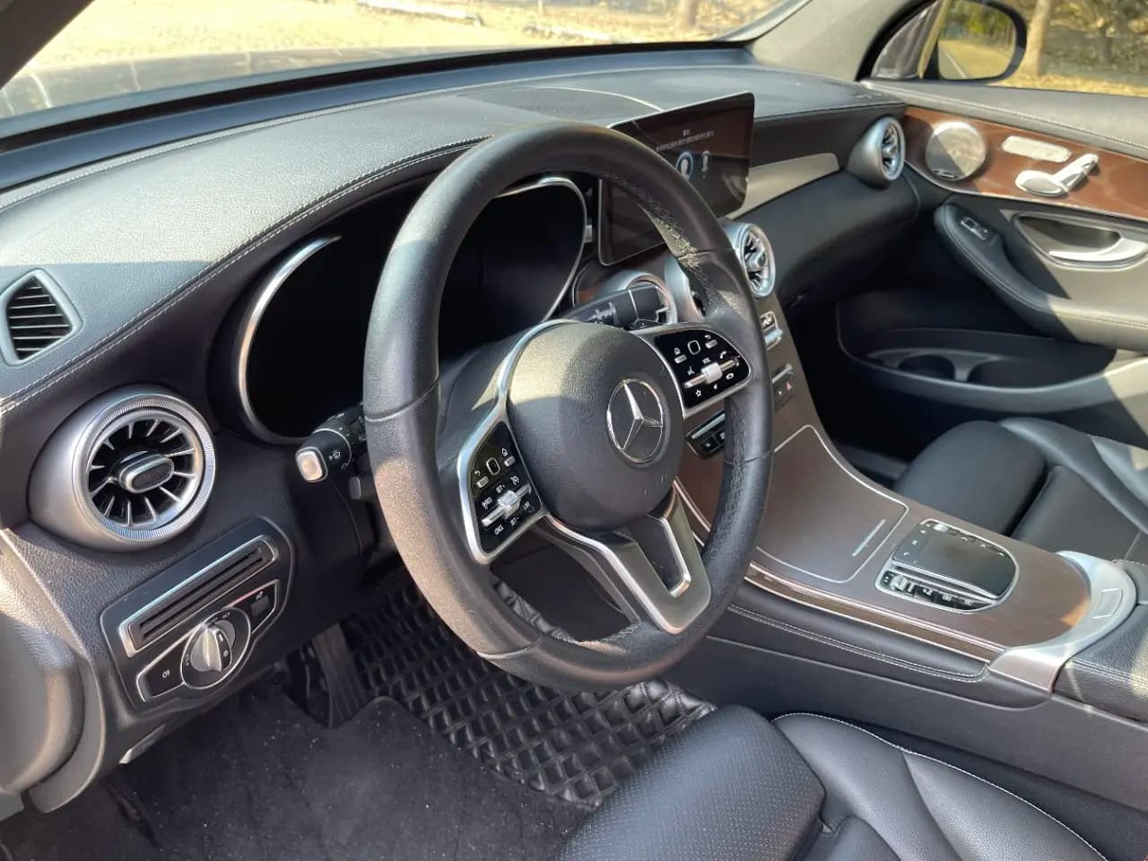 Mercedes-Benz GLC 2021 г. 88063 км. — фото 14