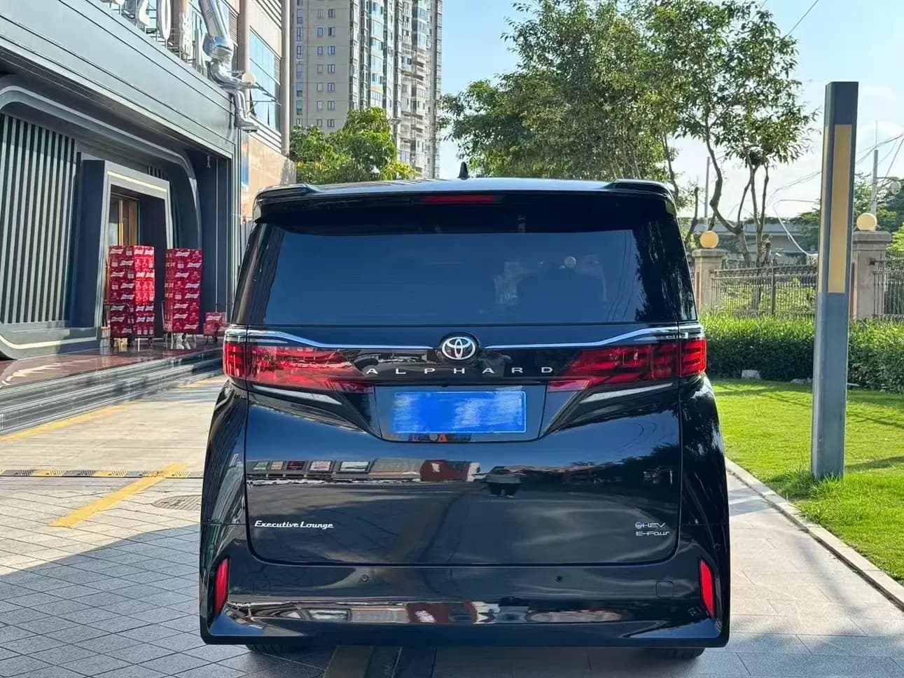 Toyota Alphard 2024 г. 35136 км. — фото 5