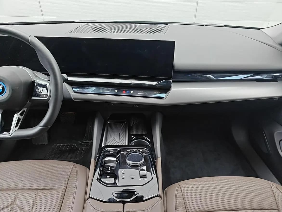 BMW i5 2024 г. 16059 км. — фото 11