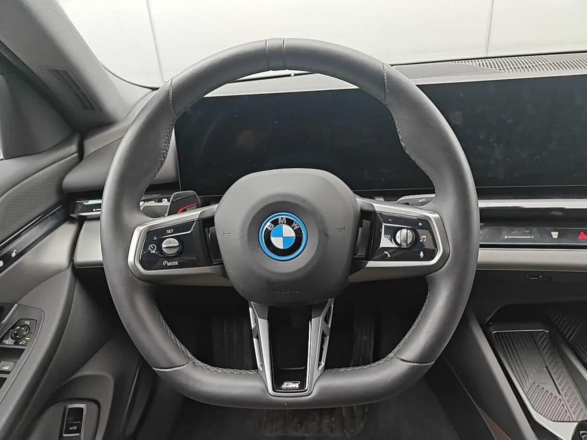BMW i5 2024 г. 16059 км. — фото 14