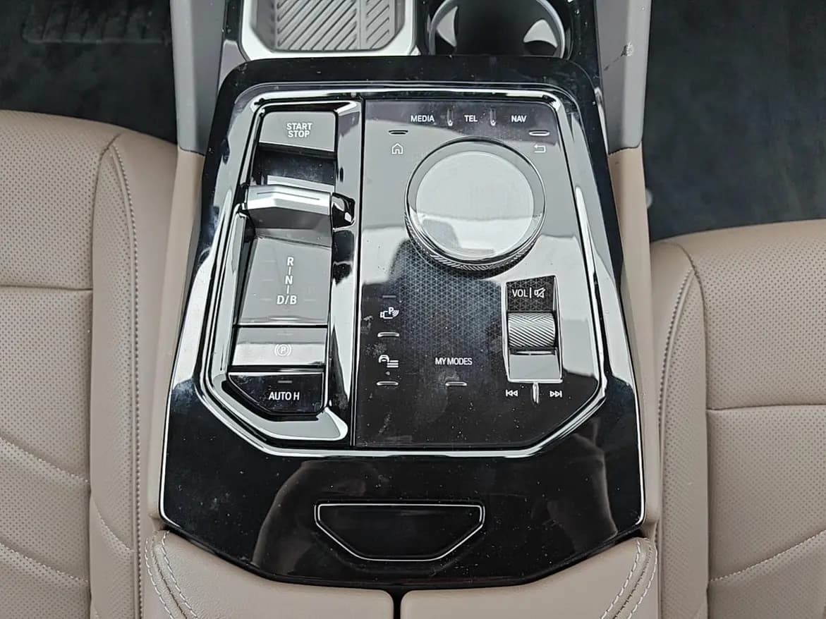BMW i5 2024 г. 16059 км. — фото 7