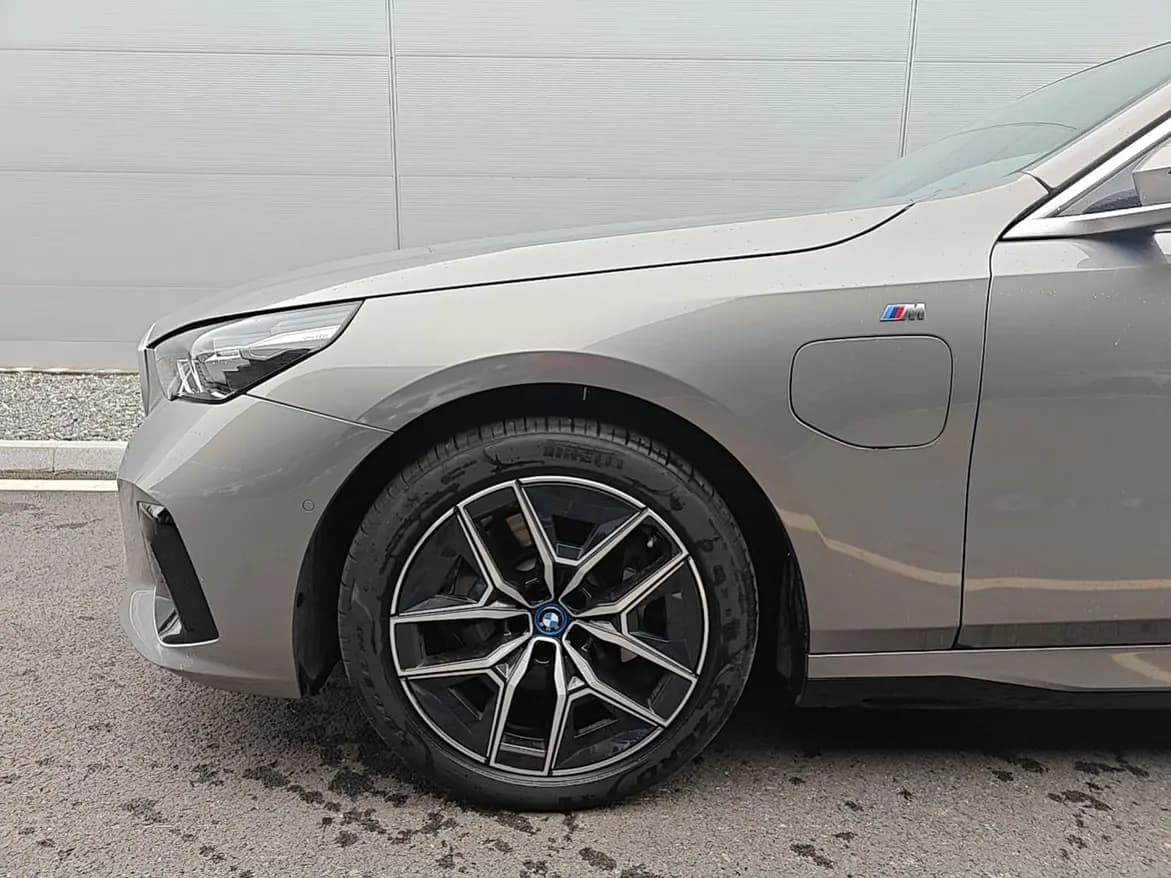 BMW i5 2024 г. 16059 км. — фото 9