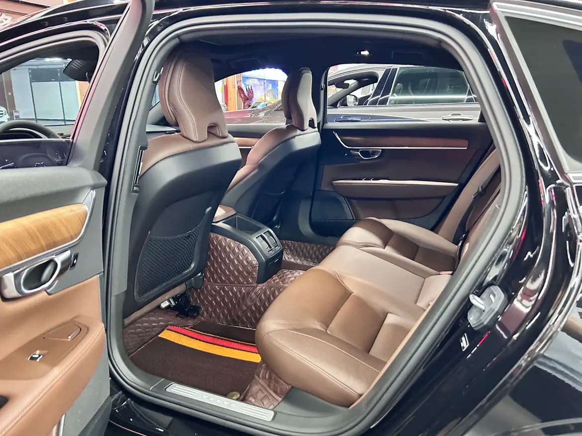 Volvo S90 2023 г. 40010 км. — фото 11