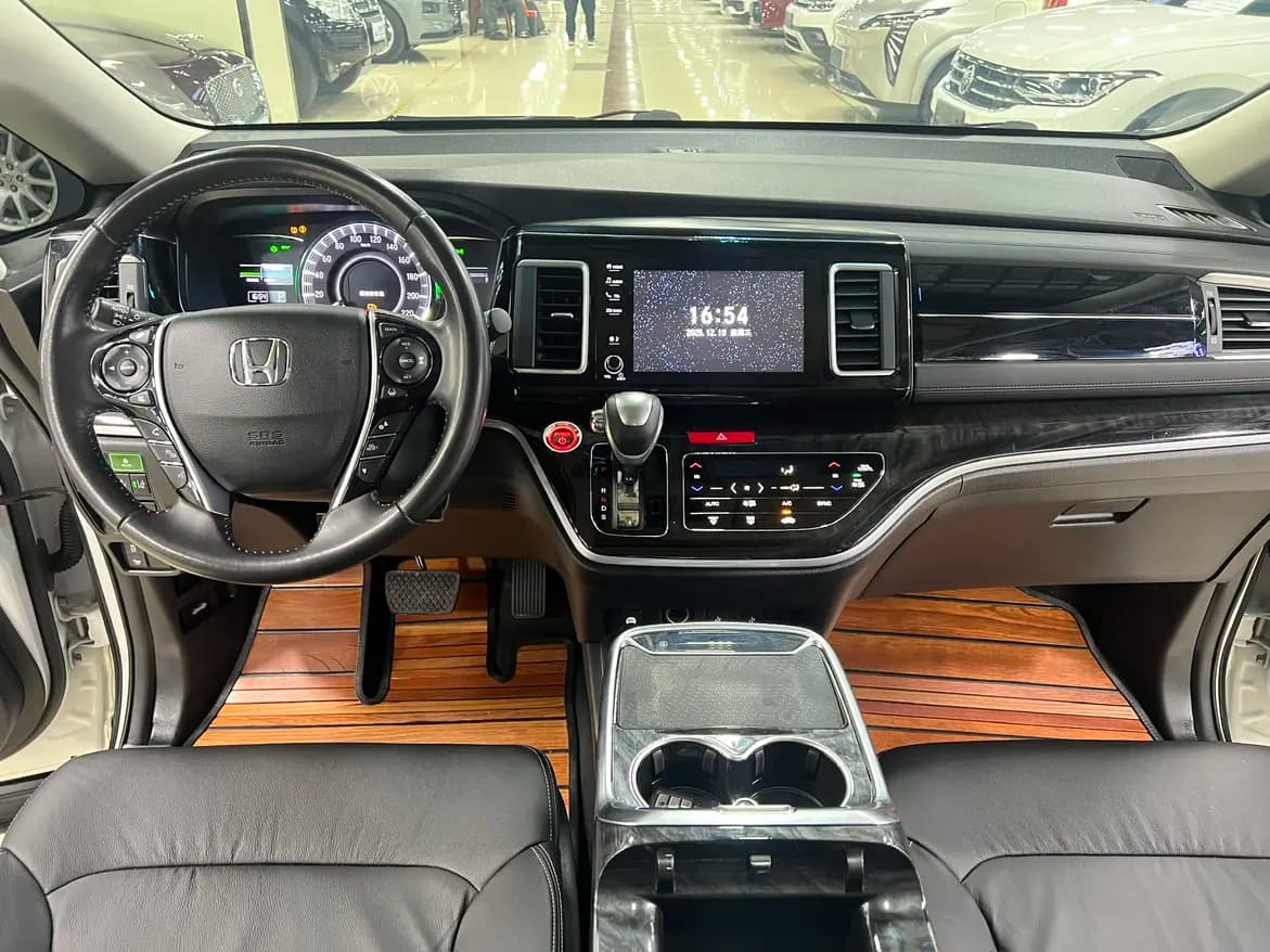 Honda Elysion 2021 г. 89065 км. — фото 18
