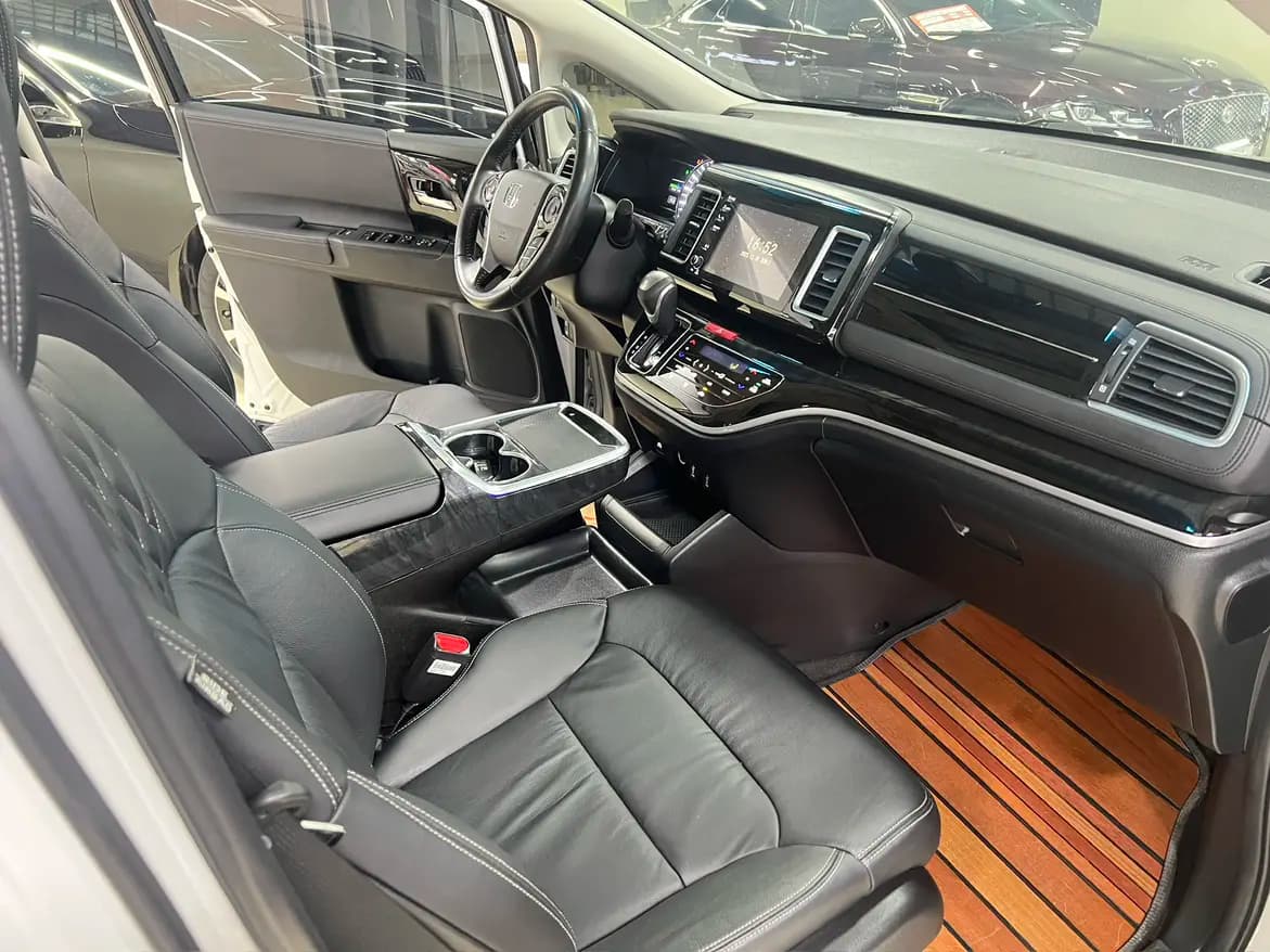Honda Elysion 2021 г. 89065 км. — фото 19