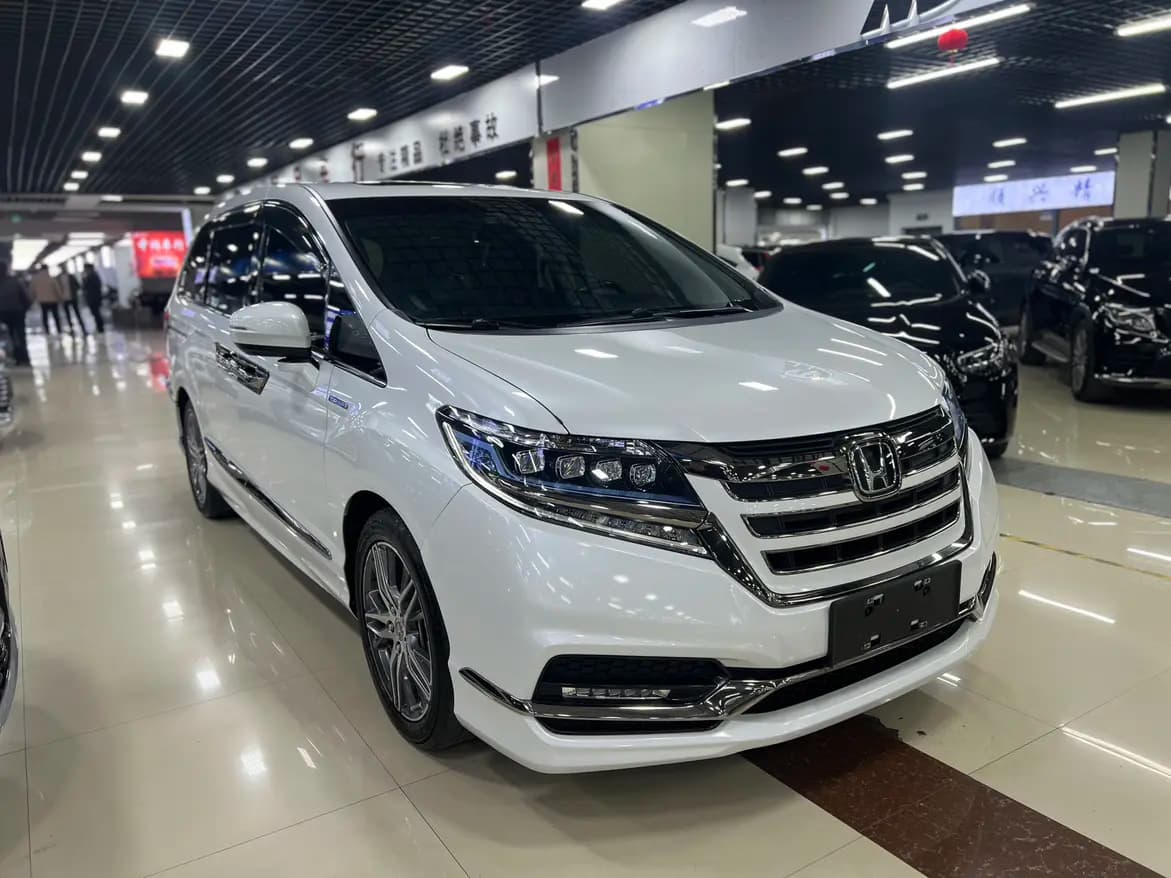 Honda Elysion 2021 г. 89065 км. — фото 3