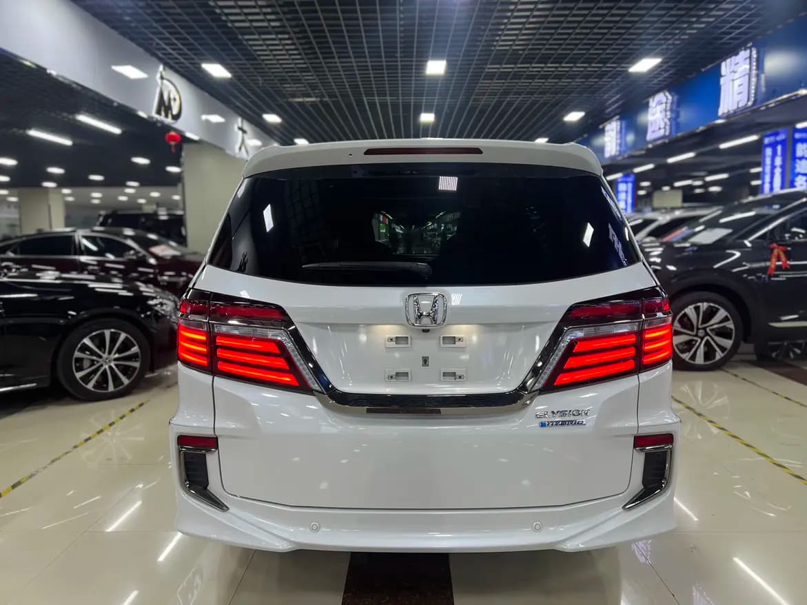 Honda Elysion 2021 г. 89065 км. — фото 5