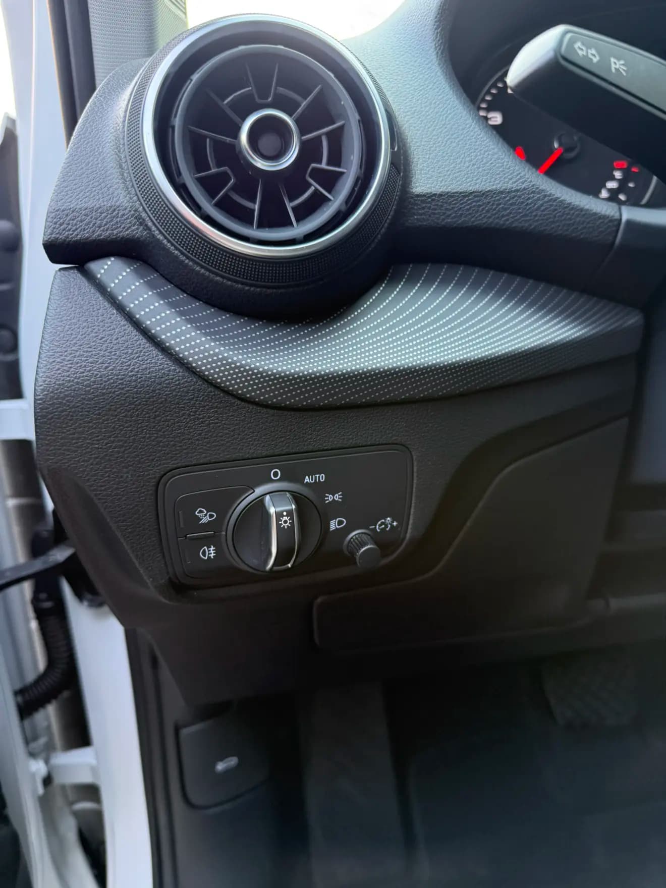 Audi Q2L 2021 г. 40050 км. — фото 17