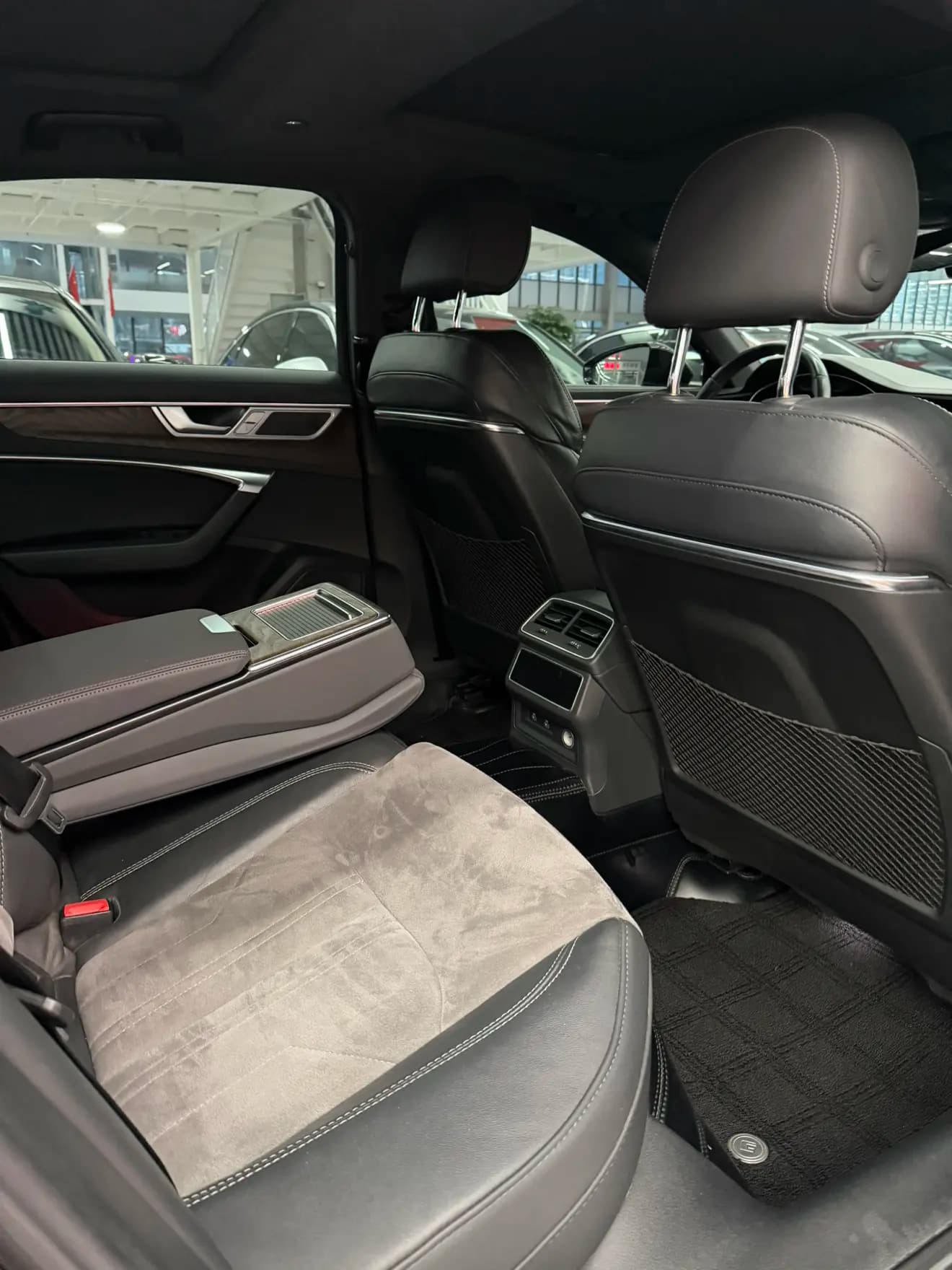 Audi A6L 2022 г. 100128 км. — фото 8