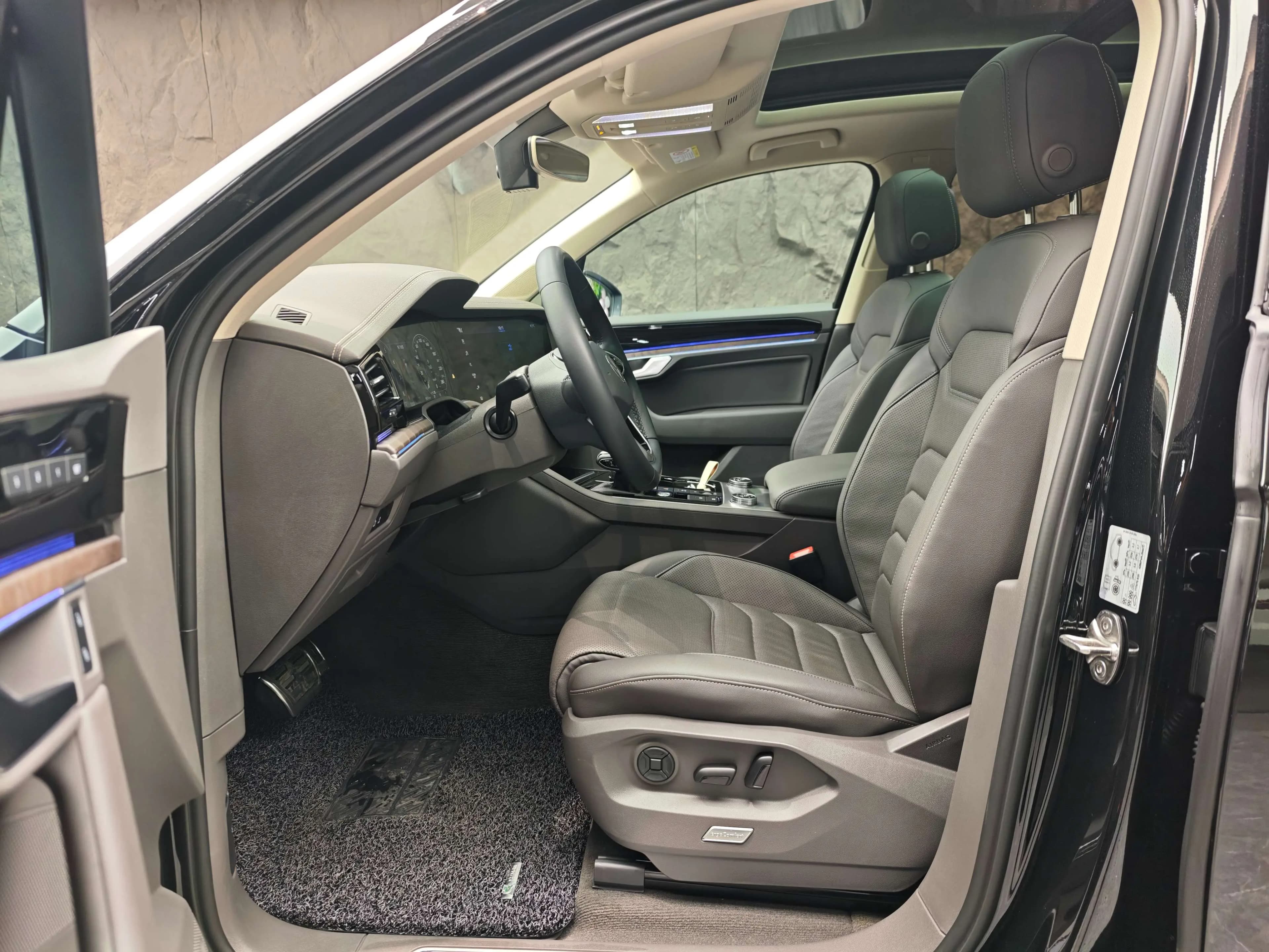 Volkswagen Touareg 2024 г. 18111 км. — фото 17