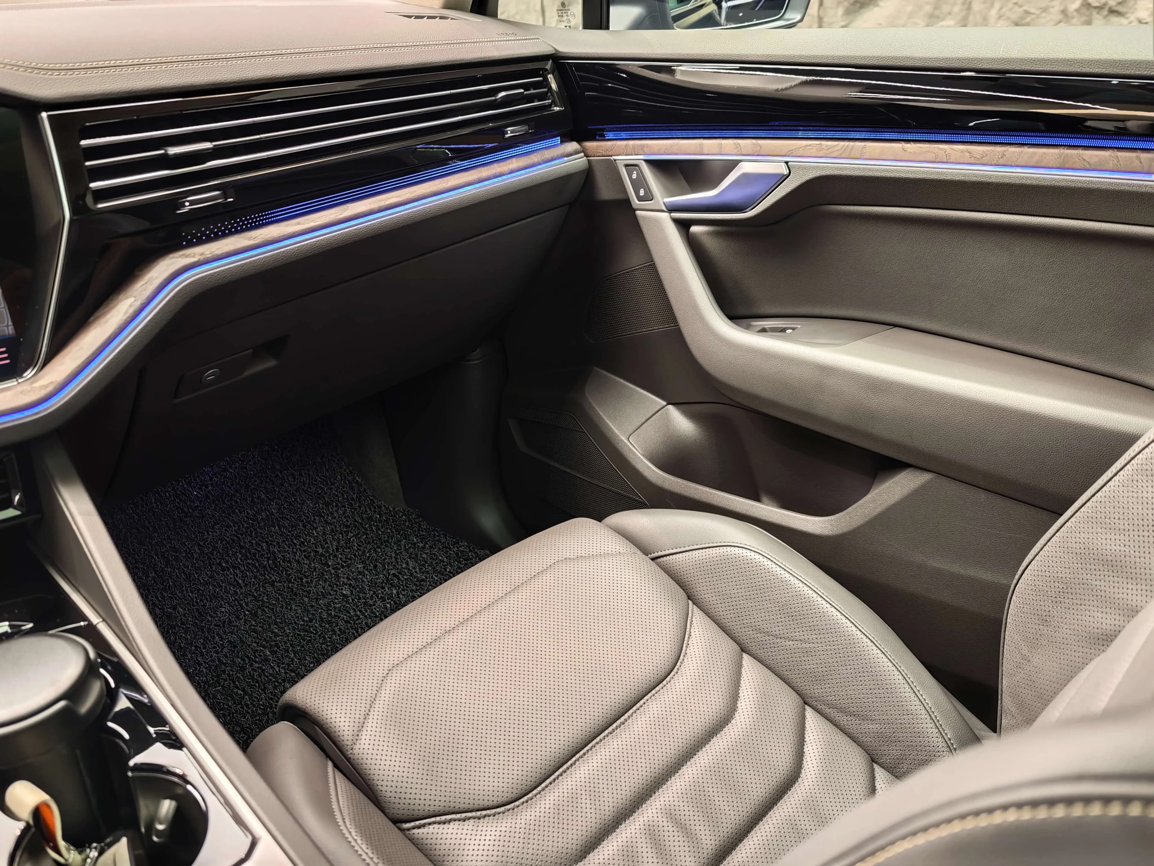 Volkswagen Touareg 2024 г. 18111 км. — фото 6