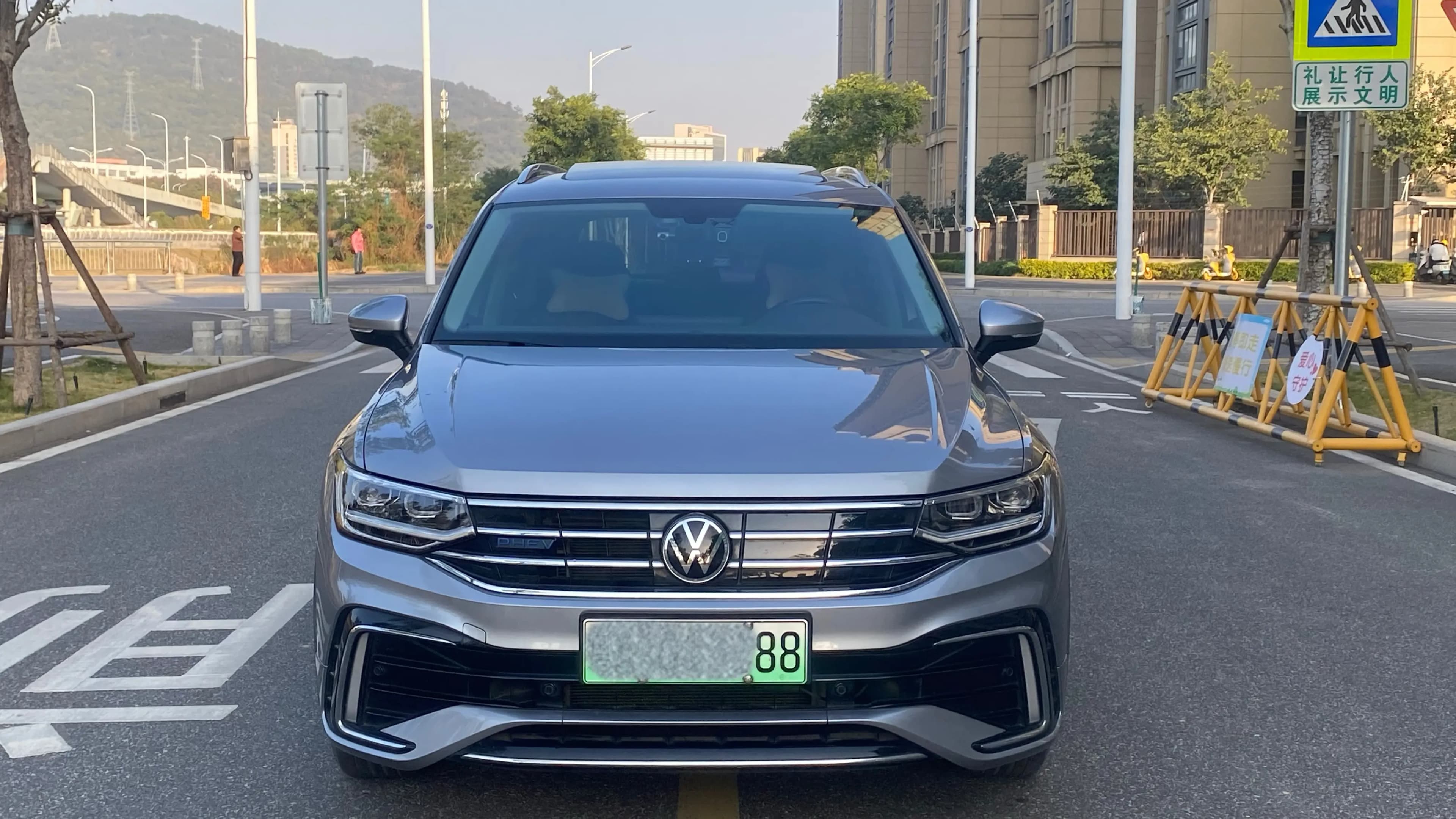 Volkswagen Tiguan L PHEV 2023 г. 50047 км. — фото 2