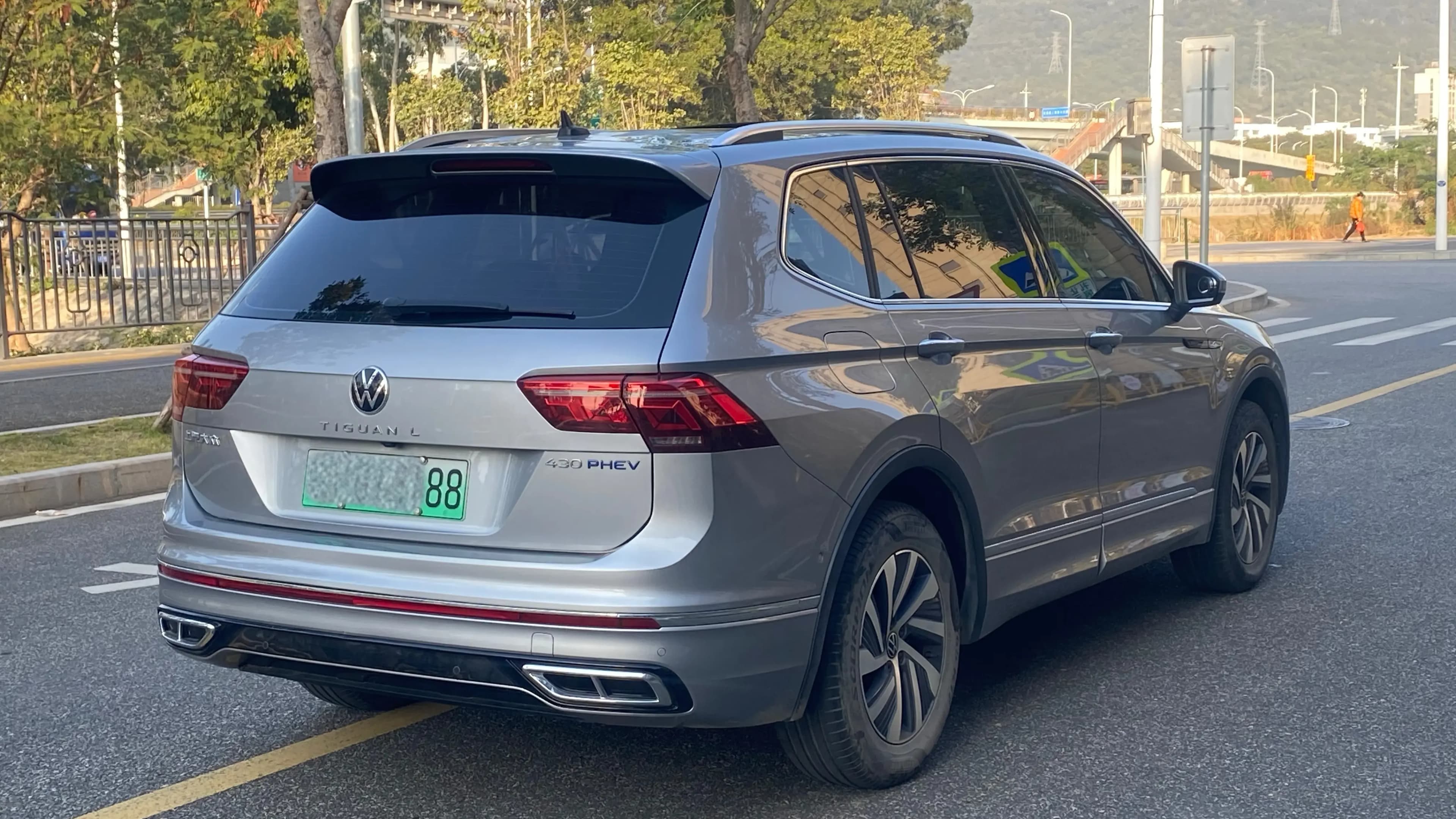 Volkswagen Tiguan L PHEV 2023 г. 50047 км. — фото 6