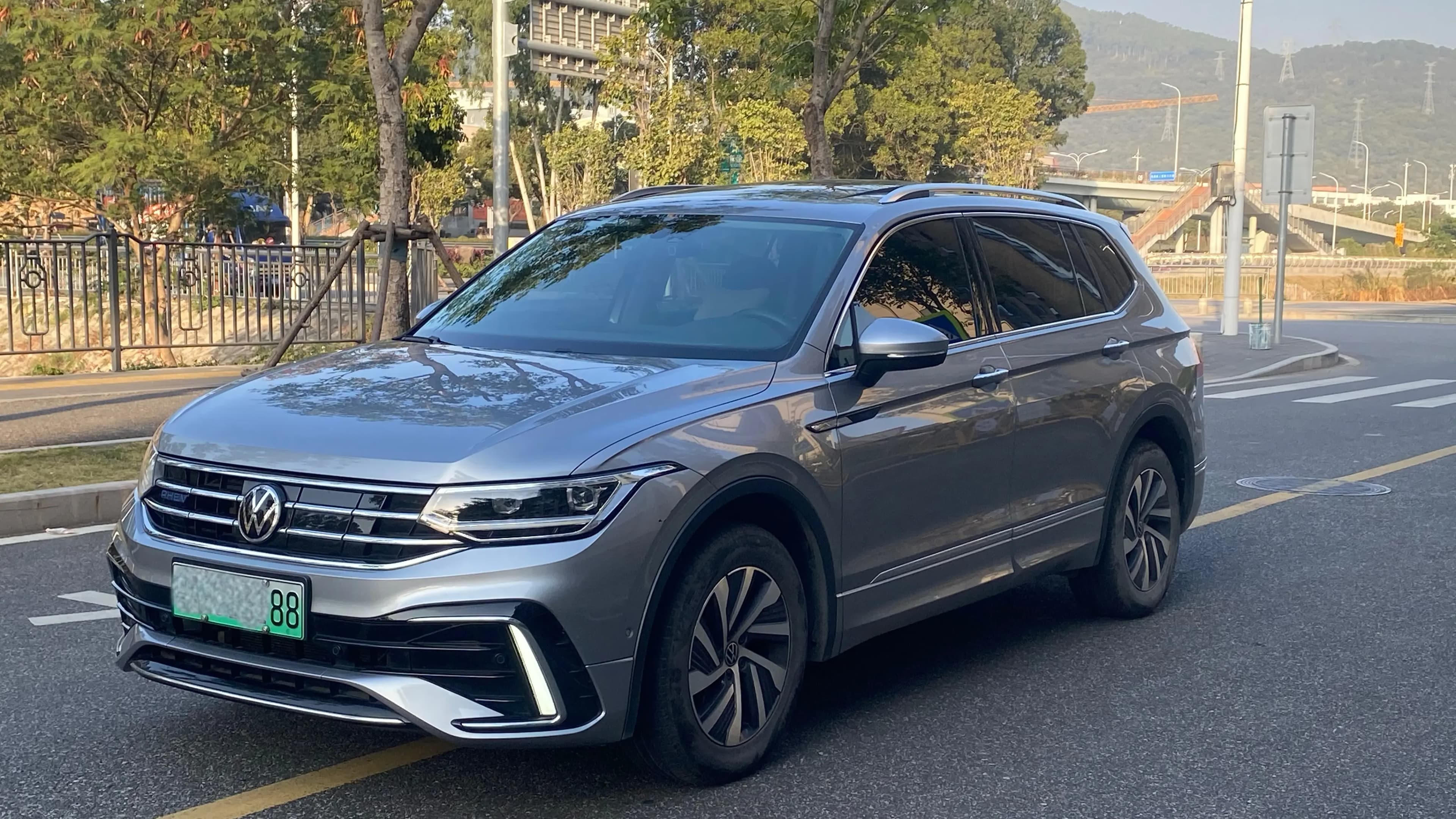 Volkswagen Tiguan L PHEV 2023 г. 50047 км. — фото 7