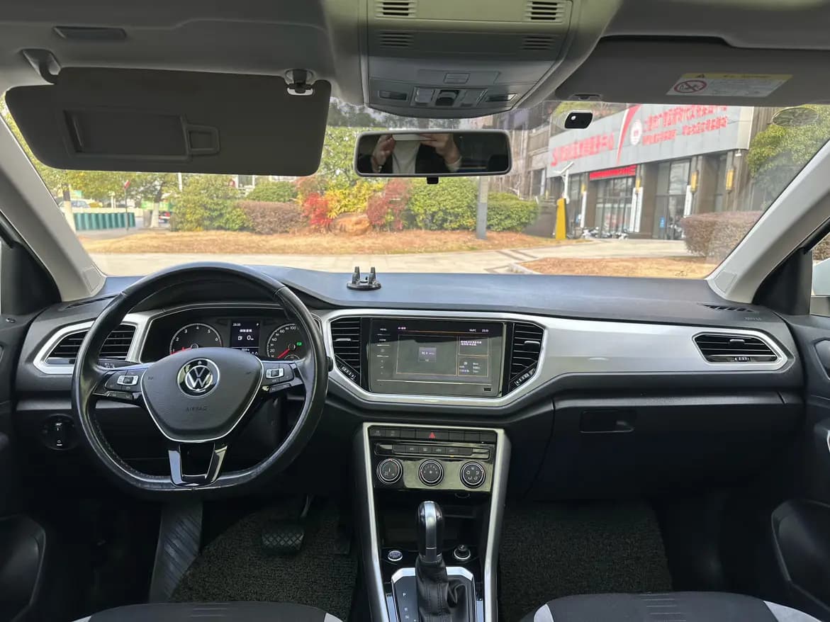 Volkswagen T-Roc 2023 г. 69007 км. — фото 12