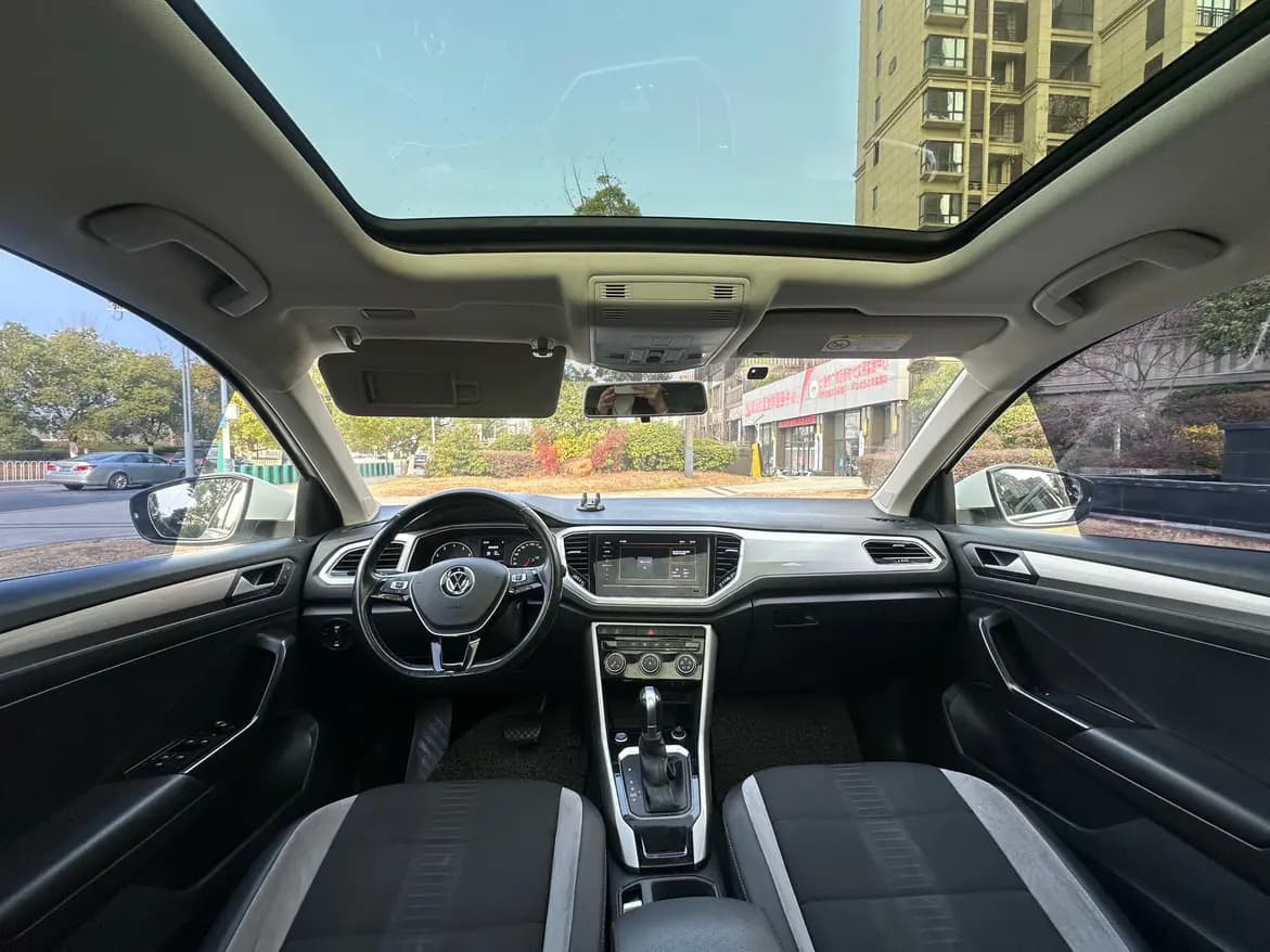 Volkswagen T-Roc 2023 г. 69007 км. — фото 14