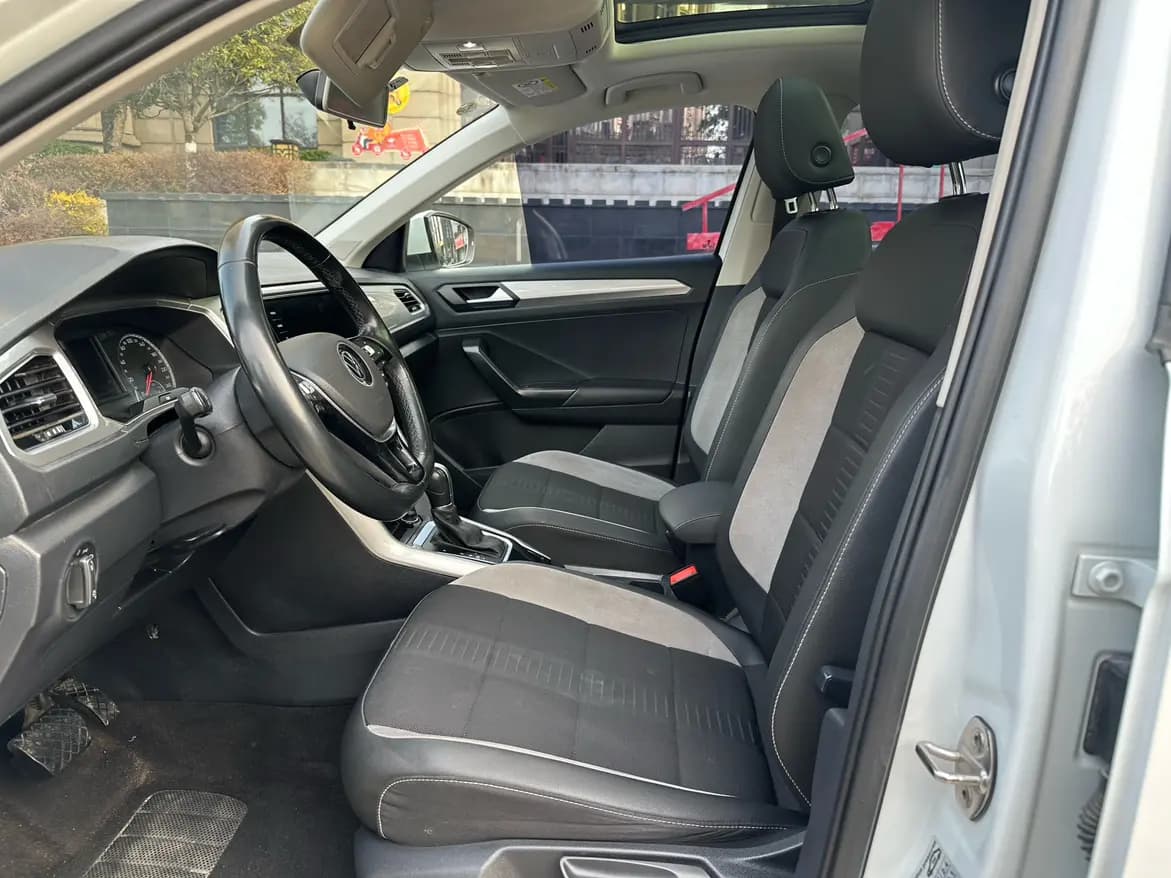 Volkswagen T-Roc 2023 г. 69007 км. — фото 15