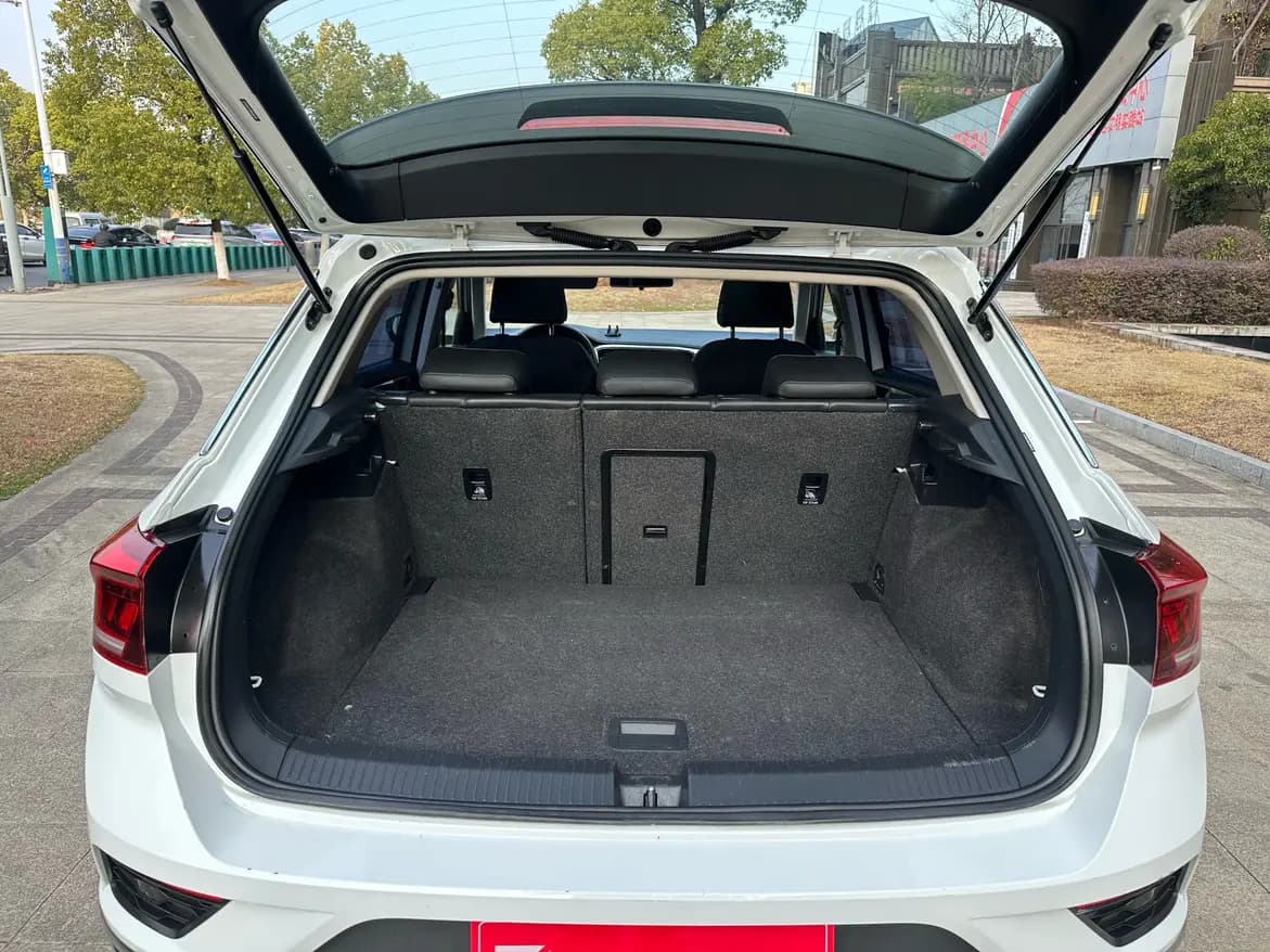 Volkswagen T-Roc 2023 г. 69007 км. — фото 17