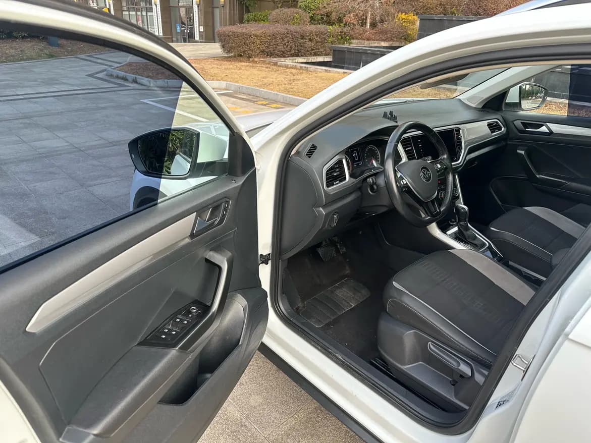 Volkswagen T-Roc 2023 г. 69007 км. — фото 18