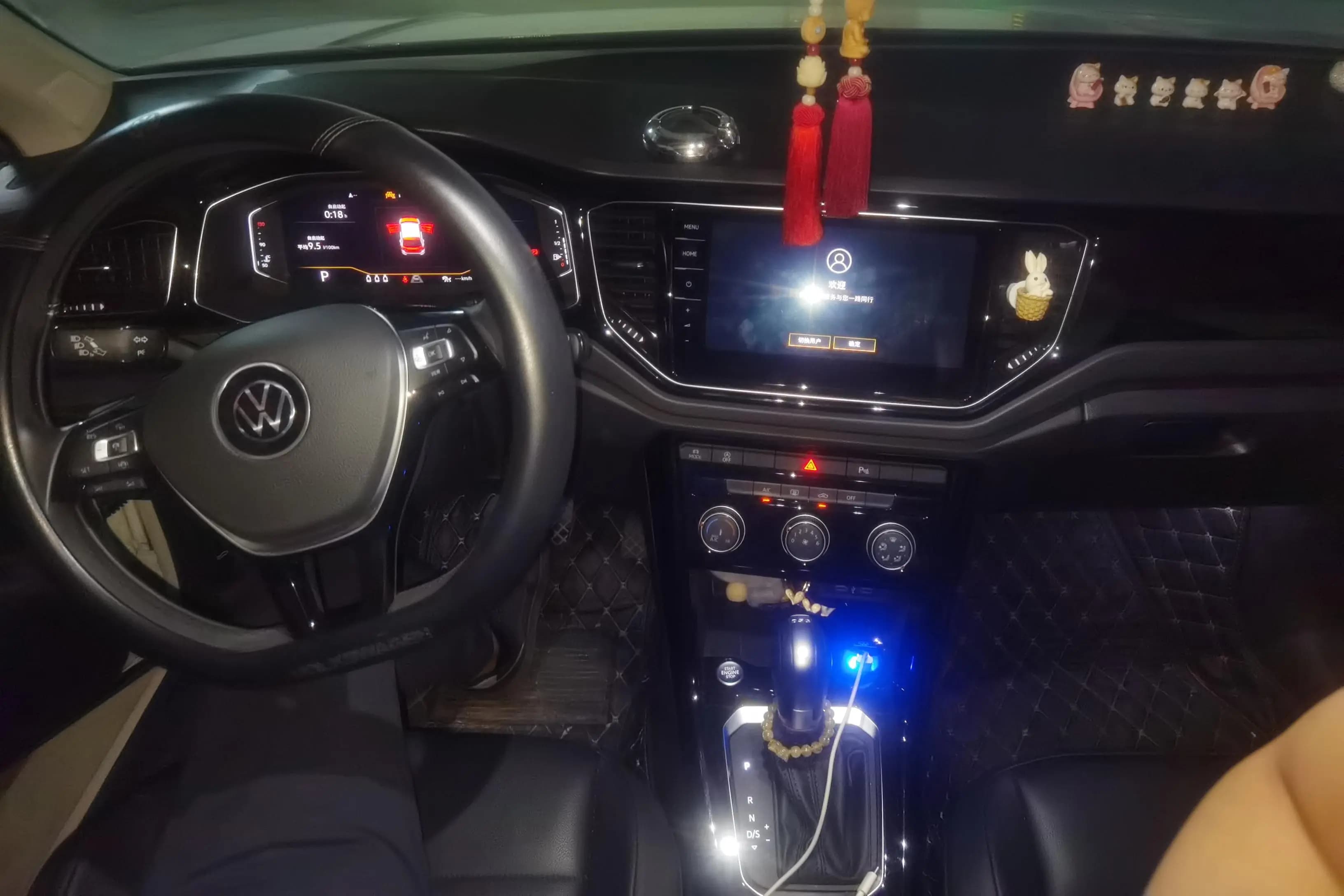 Volkswagen T-Roc 2023 г. 34208 км. — фото 13