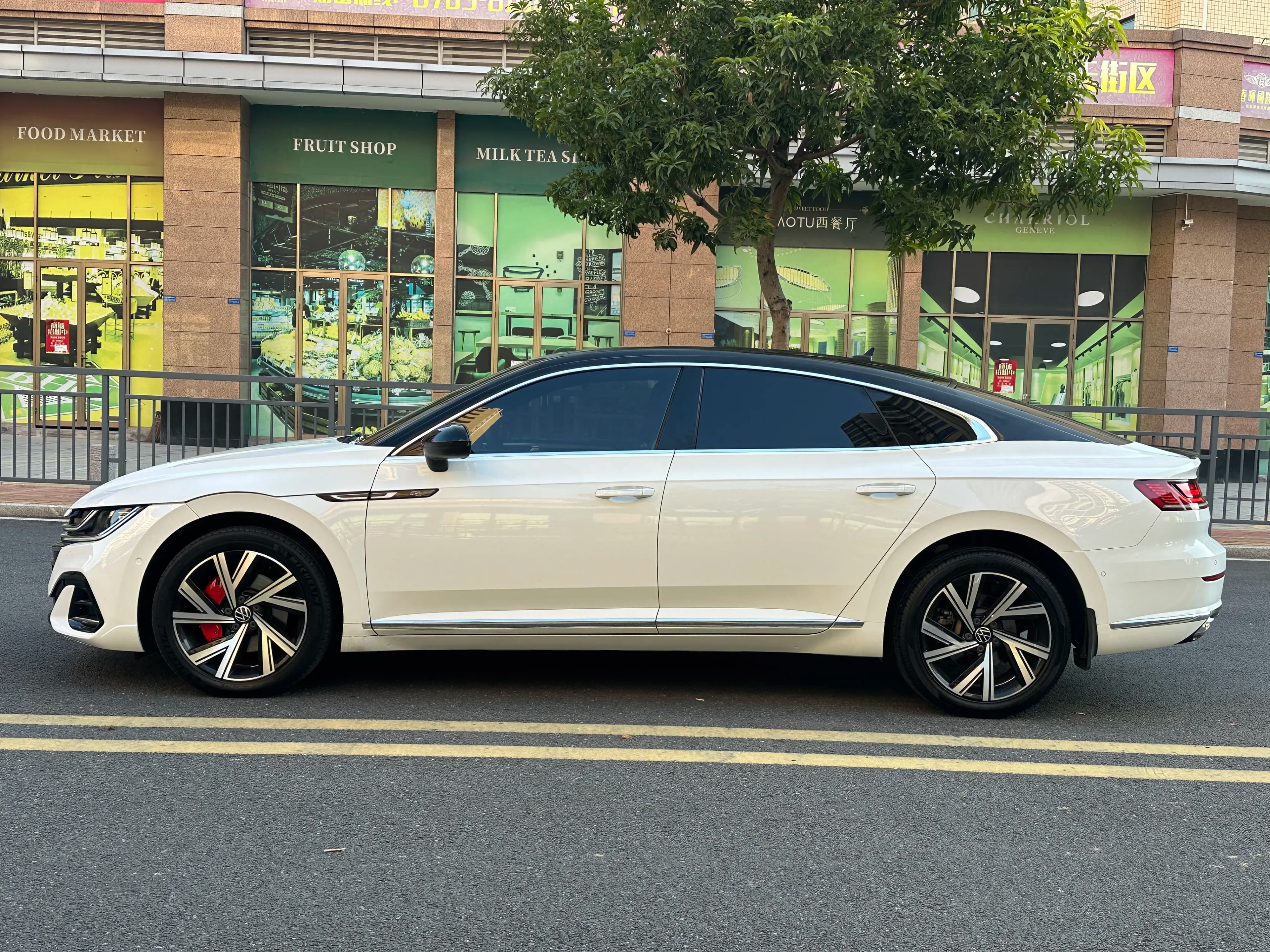 Volkswagen Arteon 2021 г. 70113 км. — фото 4