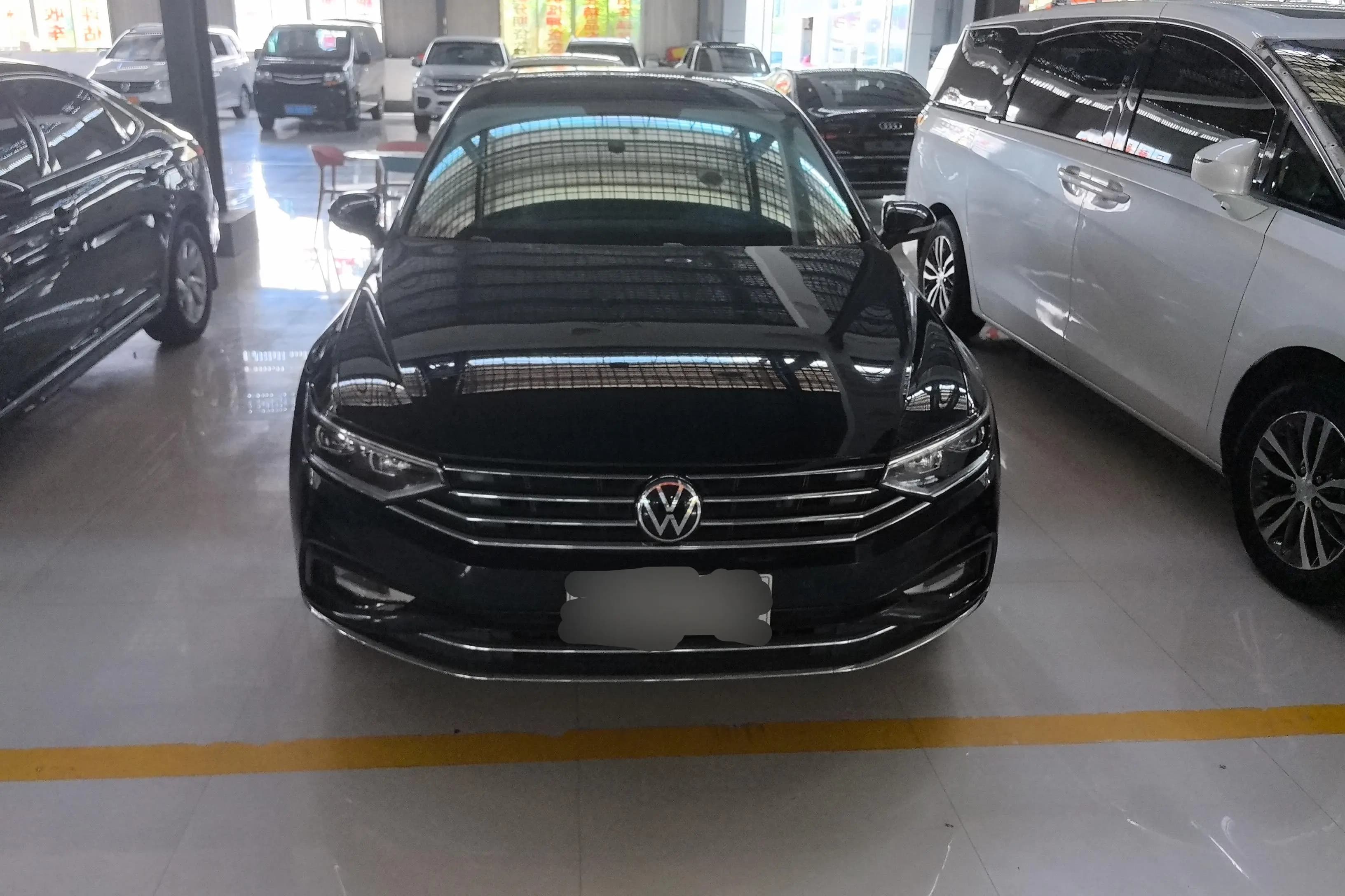 Volkswagen Magotan 2022 г. 35900 км. — фото 2