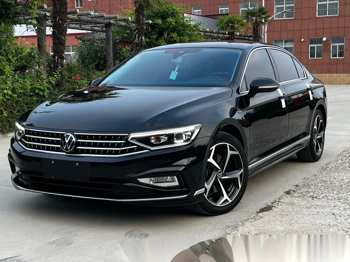 Volkswagen Magotan 2024 г. 11000 км.
