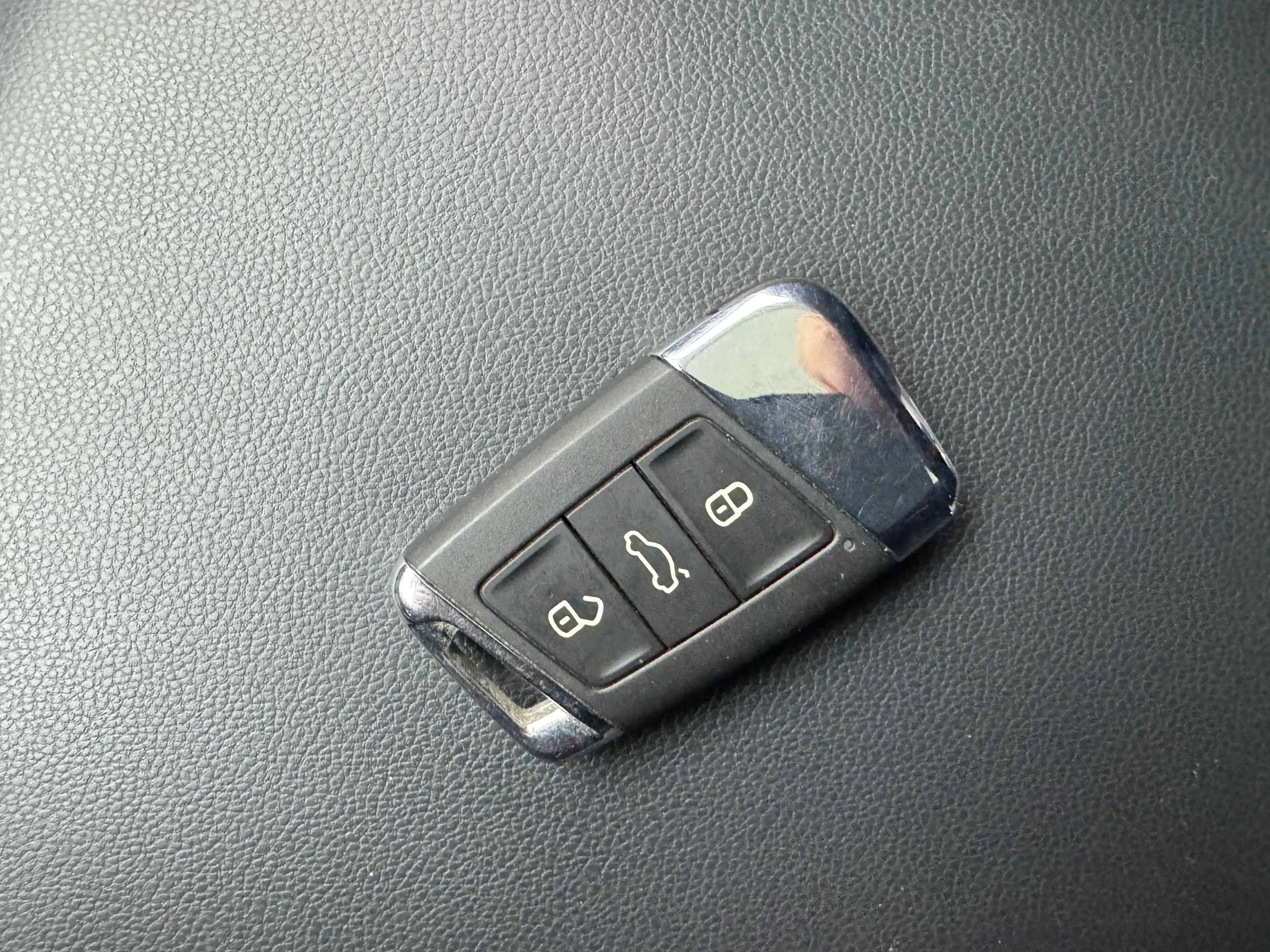 Volkswagen Passat 2023 г. 30329 км. — фото 11