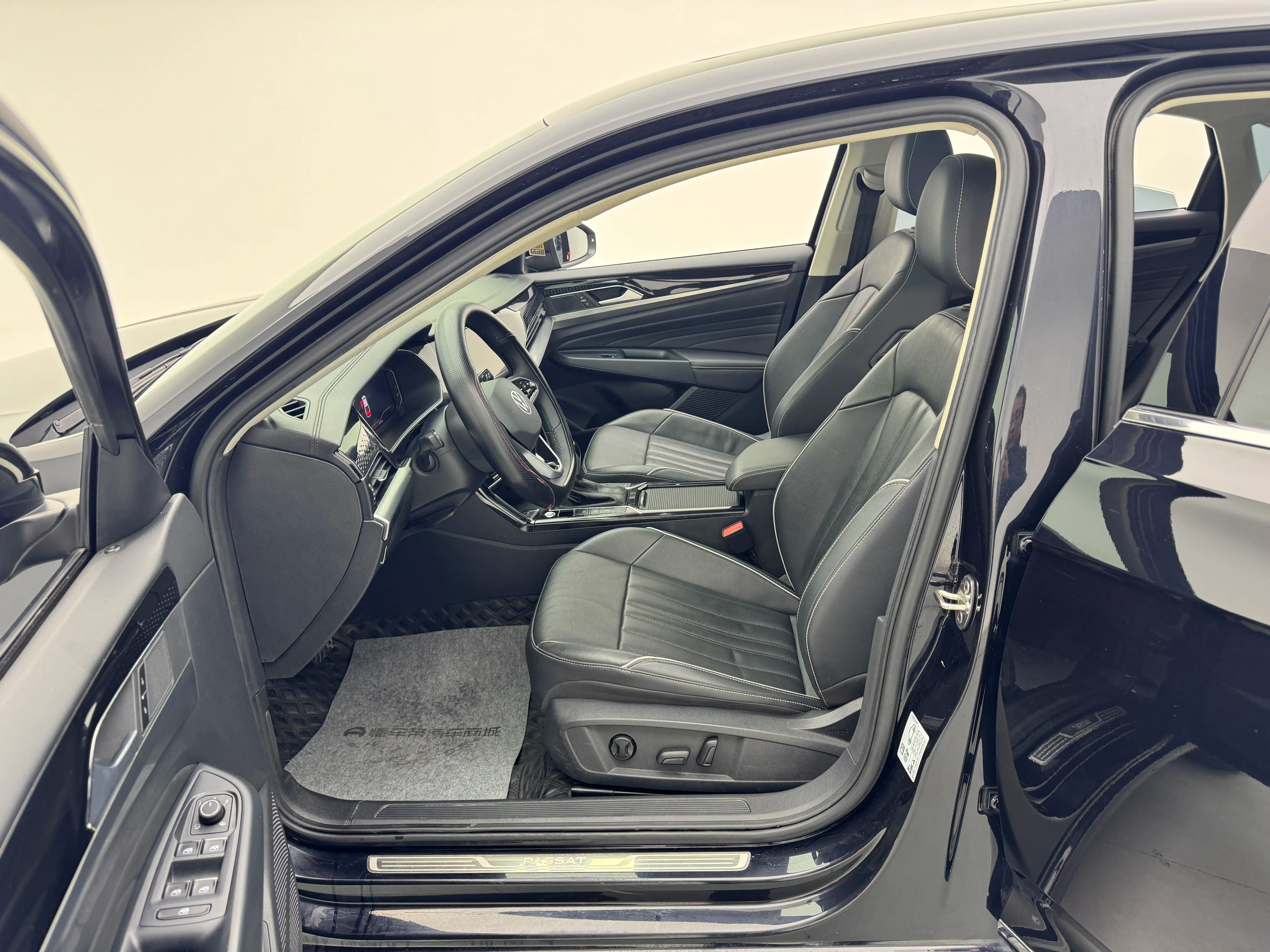 Volkswagen Passat 2023 г. 30329 км. — фото 19