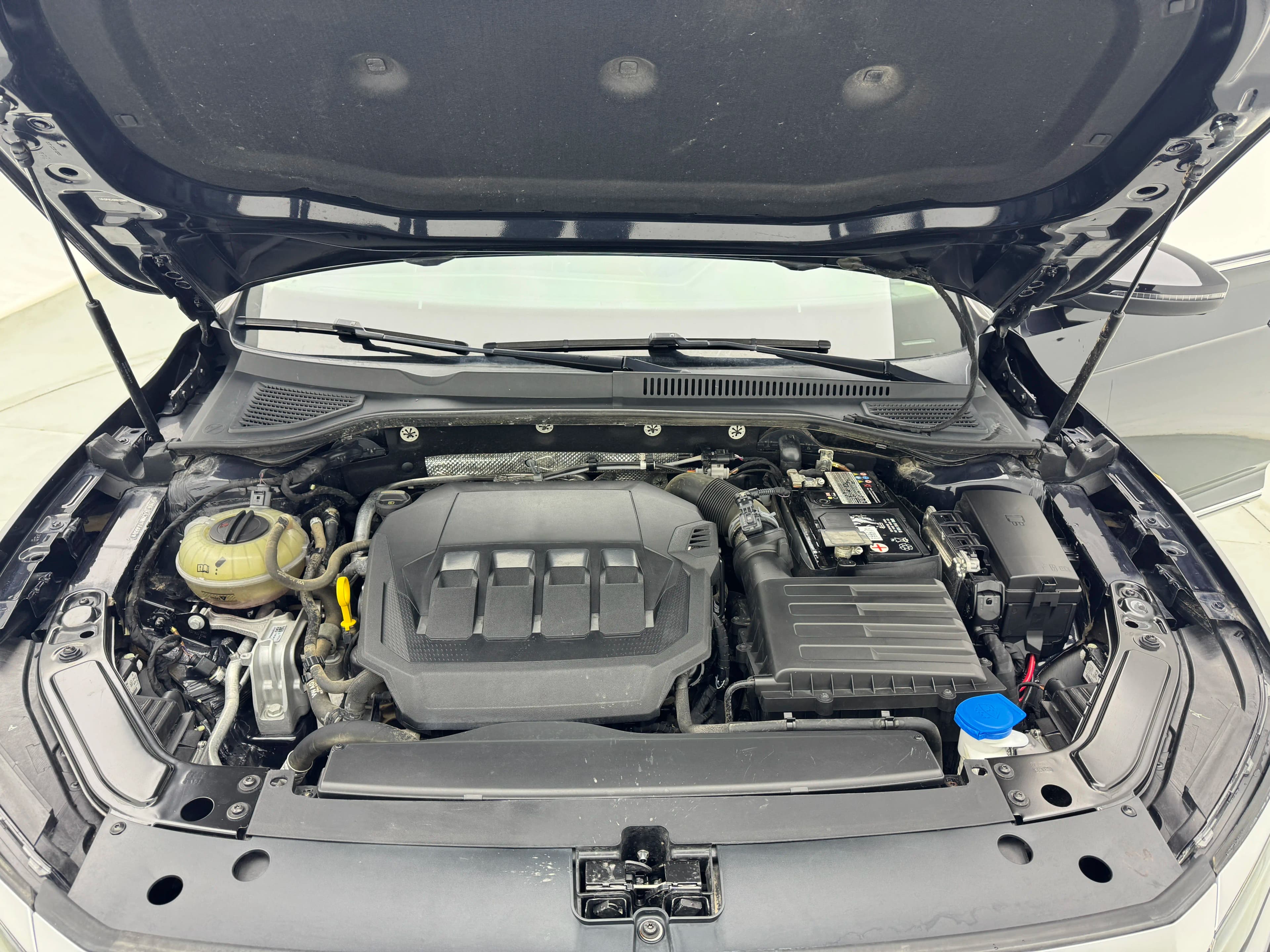 Volkswagen Passat 2023 г. 30329 км. — фото 10