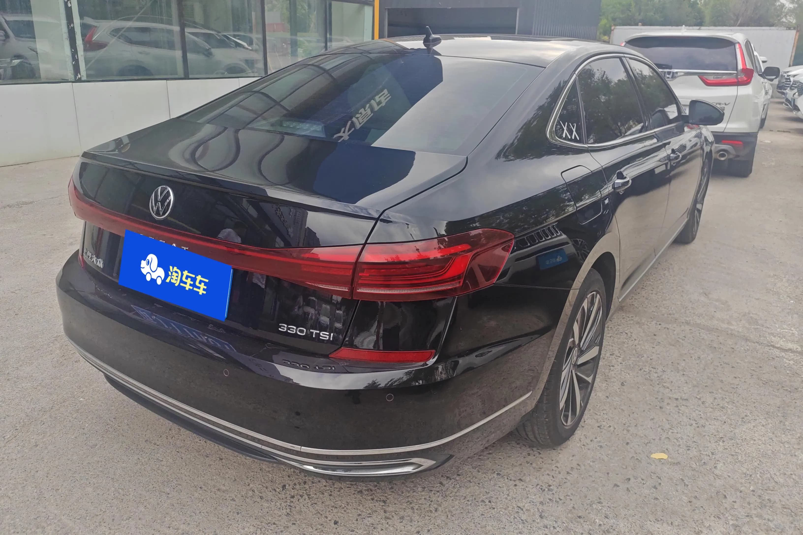 Volkswagen Passat 2022 г. 43830 км. — фото 3