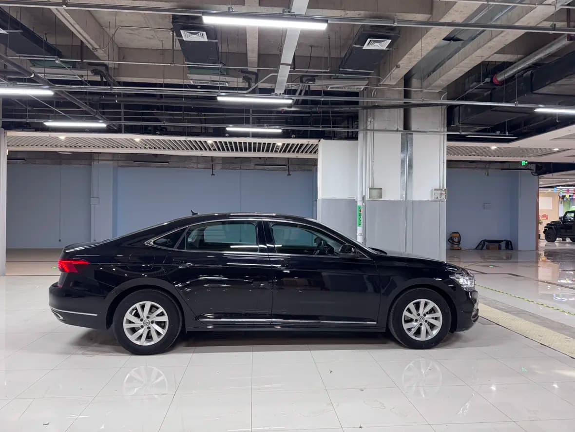 Volkswagen Passat 2024 г. 60031 км. — фото 4