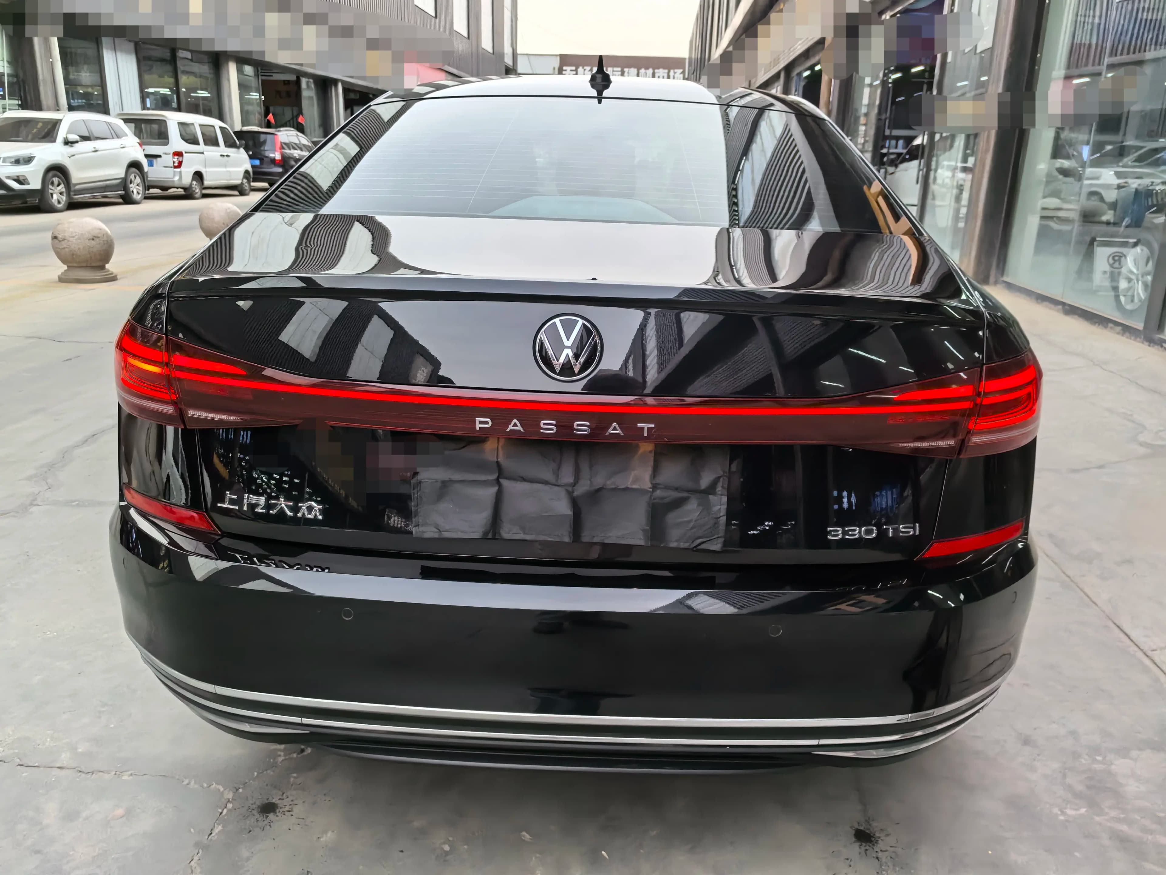 Volkswagen Passat 2023 г. 61033 км. — фото 5