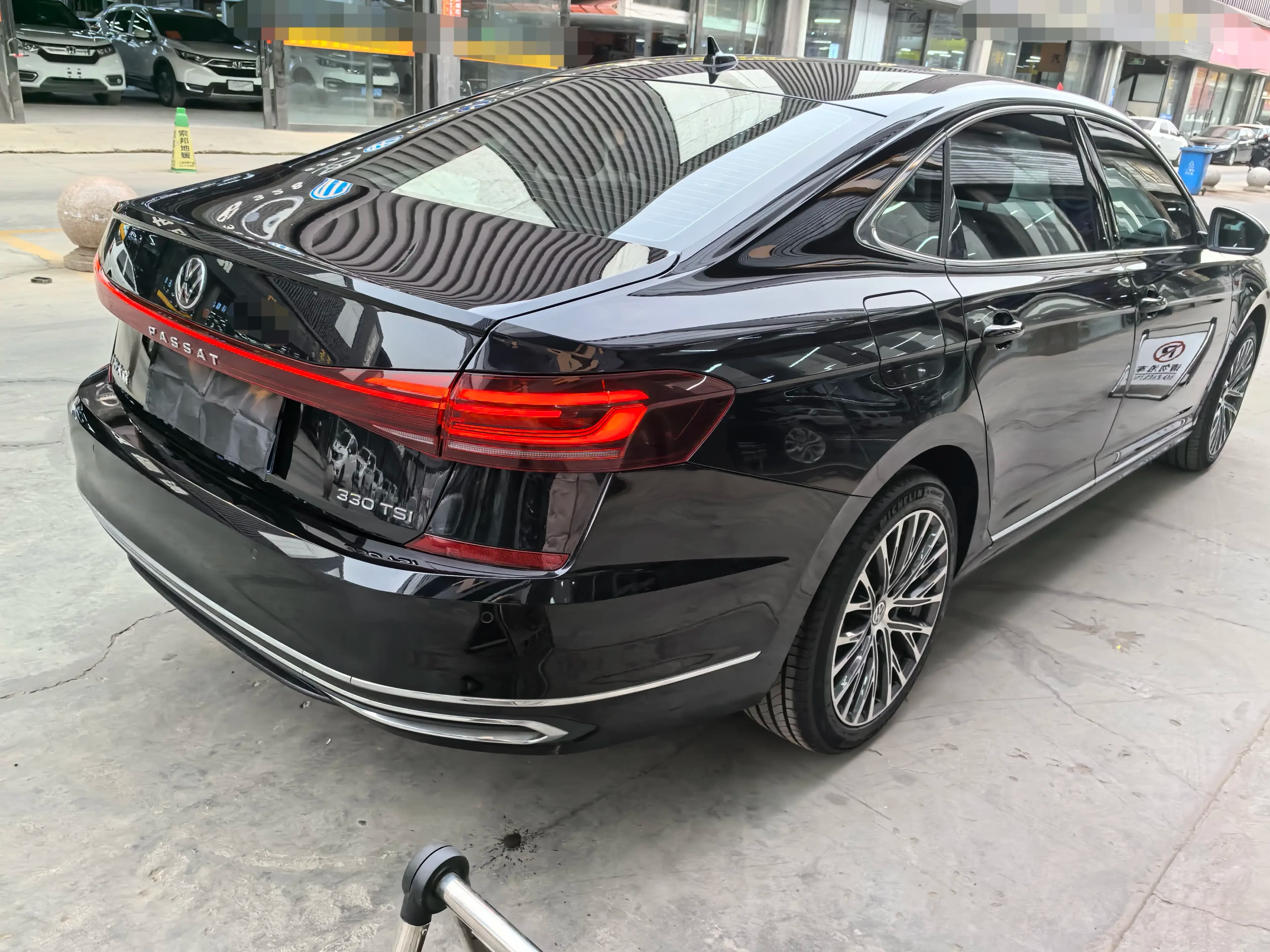 Volkswagen Passat 2023 г. 61033 км. — фото 6