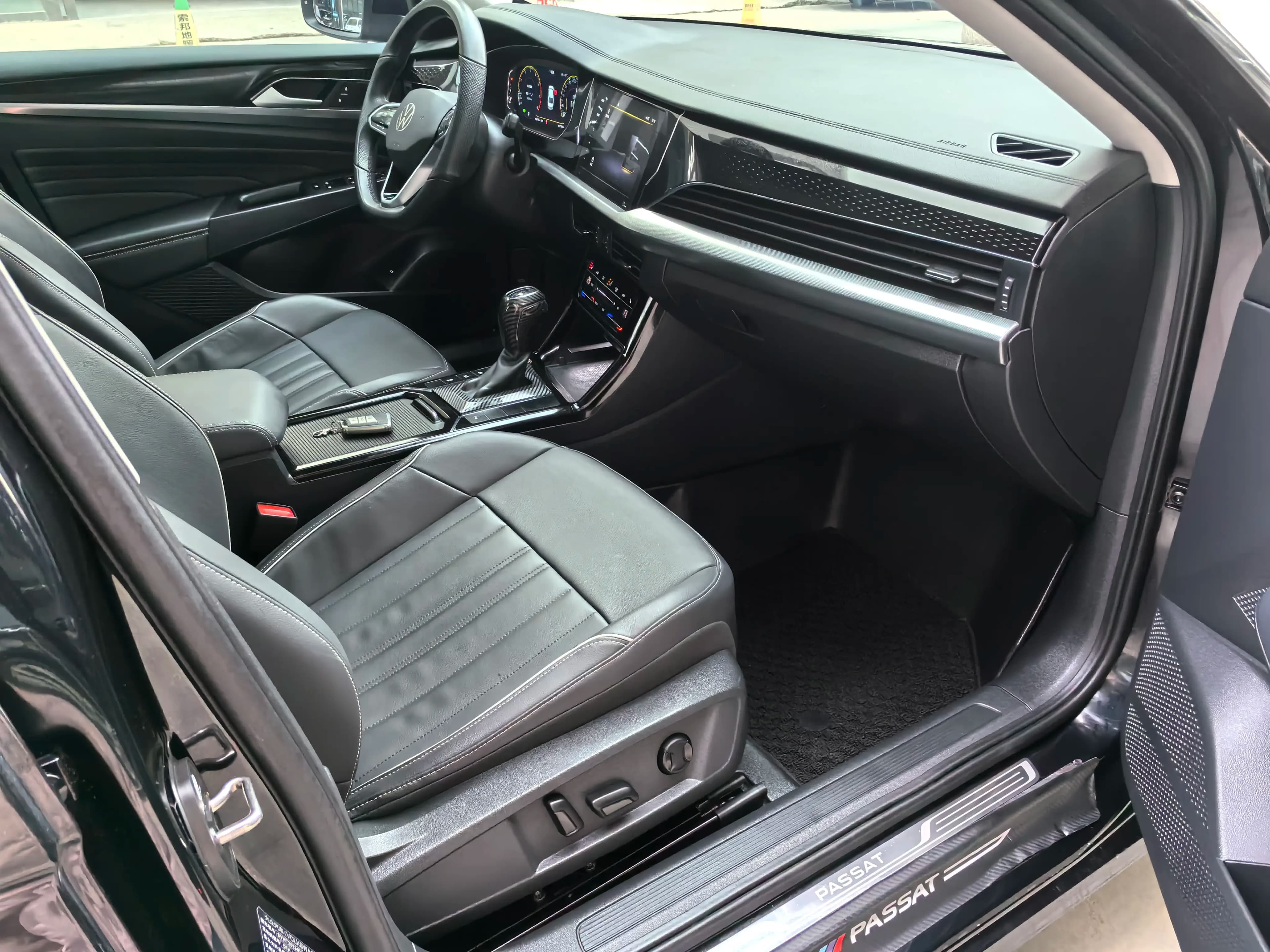 Volkswagen Passat 2023 г. 61033 км. — фото 8