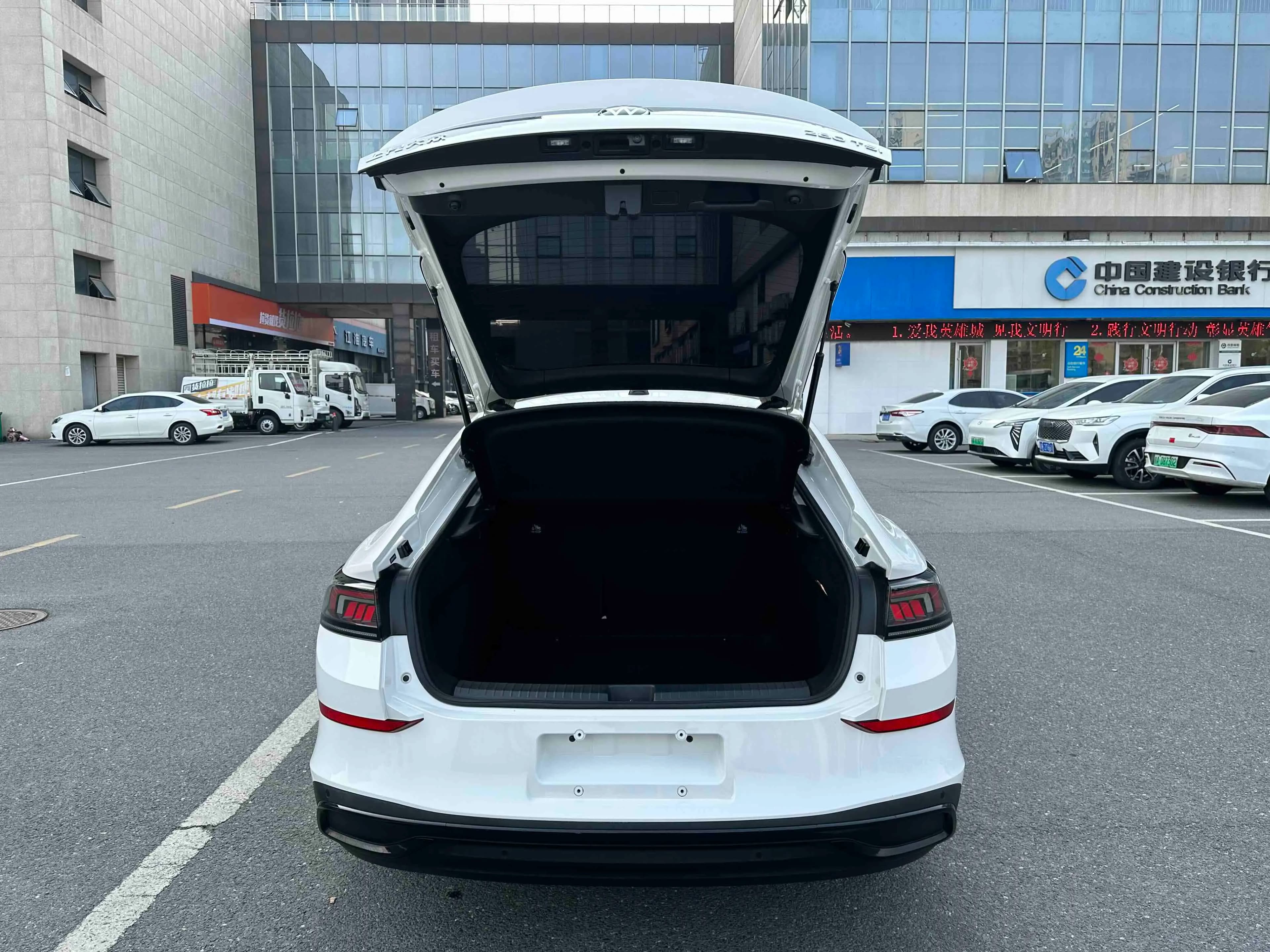 Volkswagen Lamando 2023 г. 27146 км. — фото 8